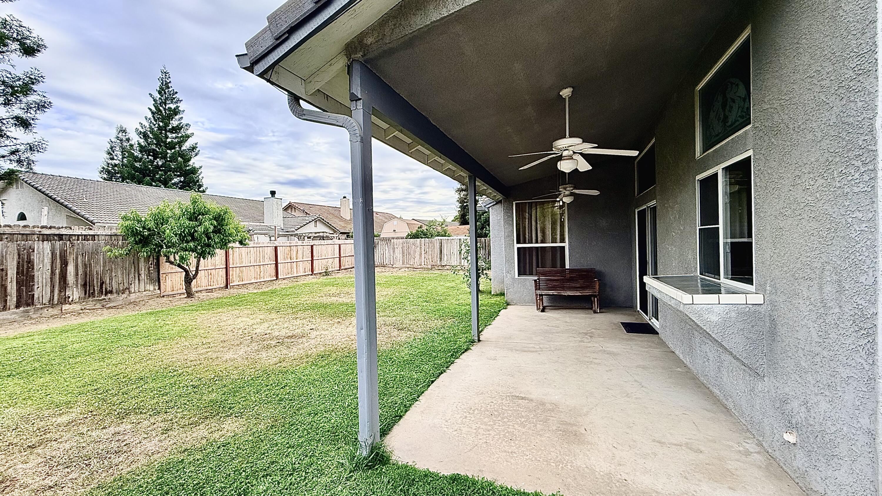 2537 W Clinton Ave, Visalia, CA 93291