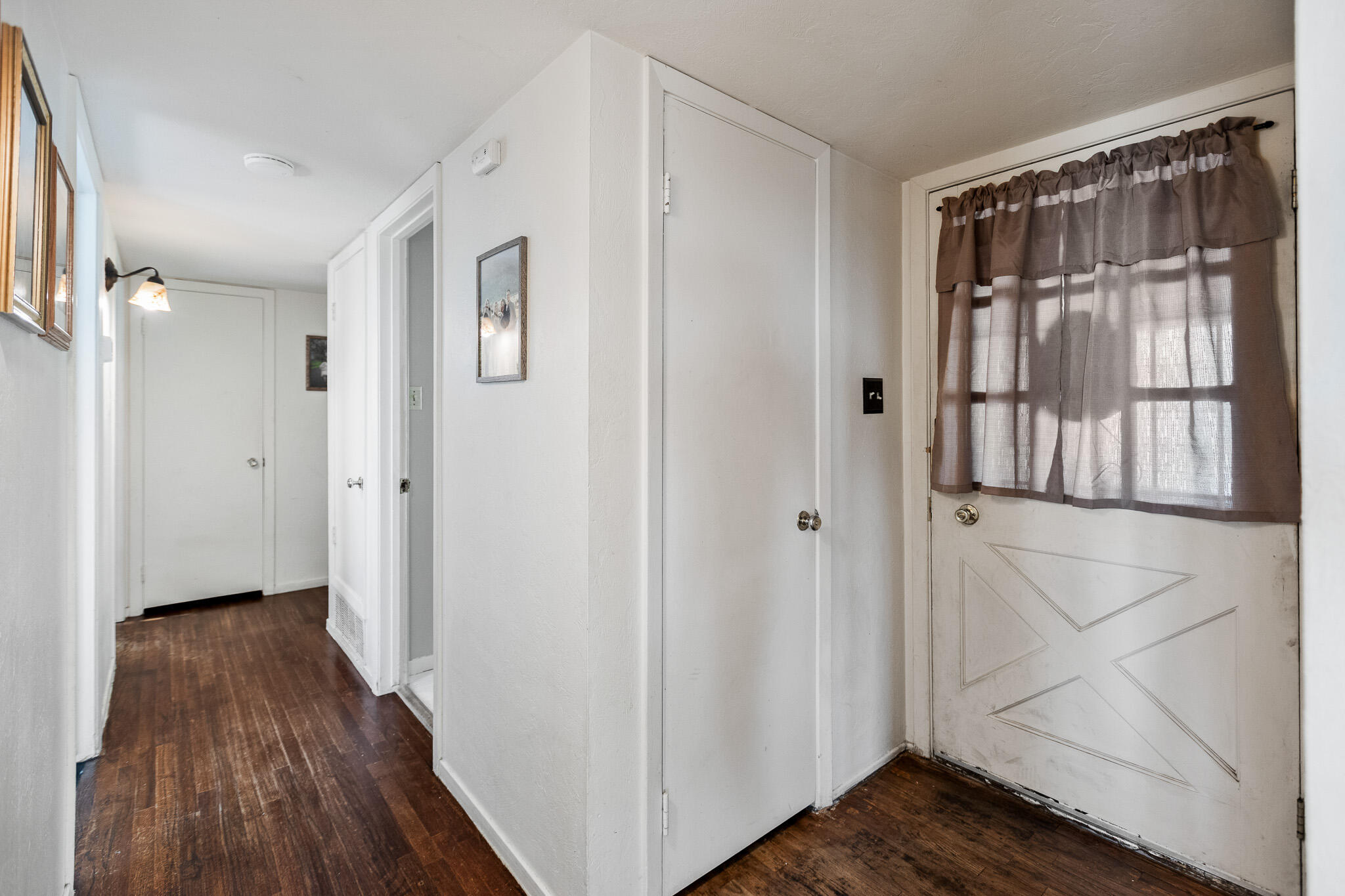 1043 N Highland Dr, Porterville, CA 93257