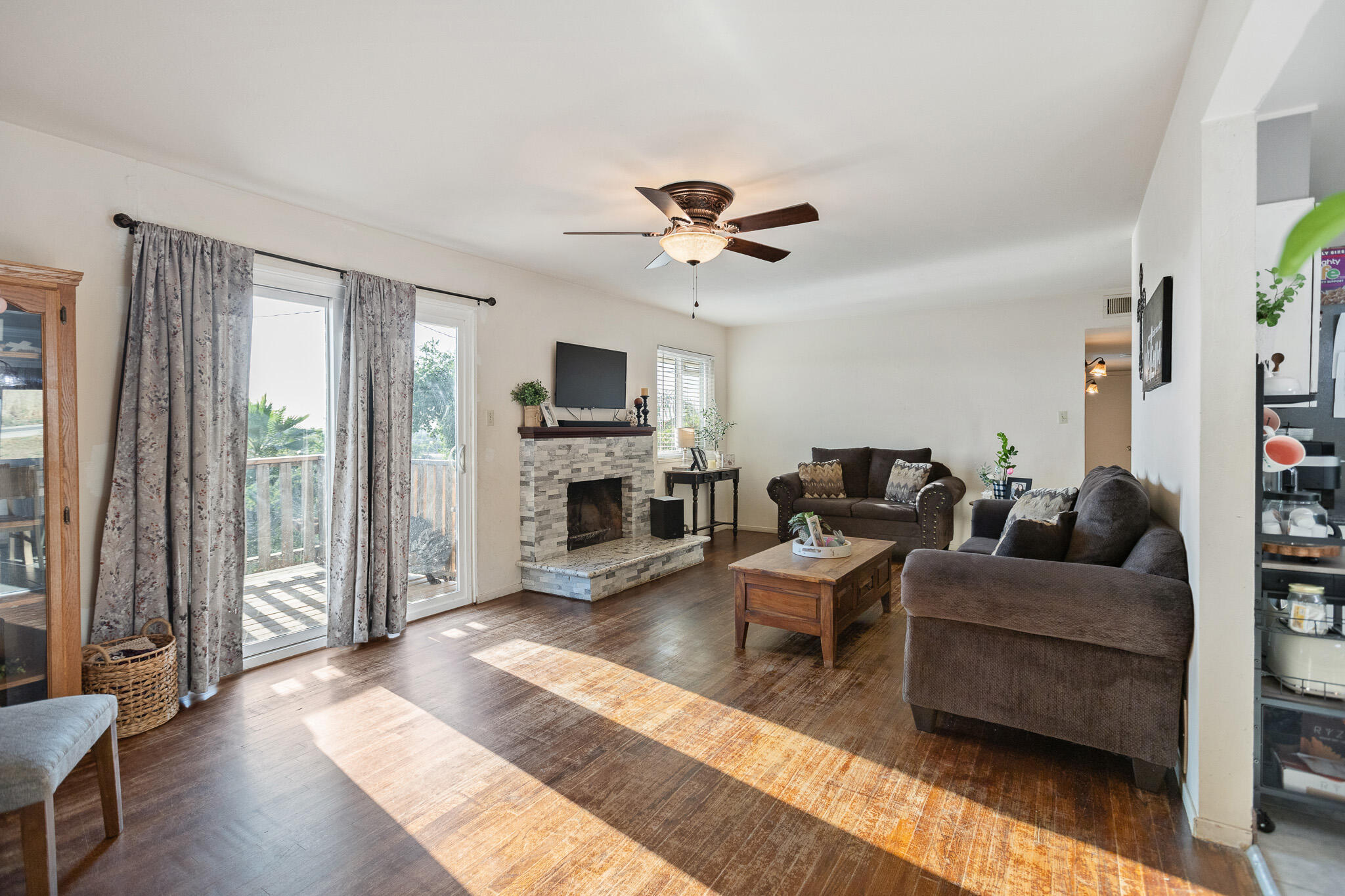 1043 N Highland Dr, Porterville, CA 93257