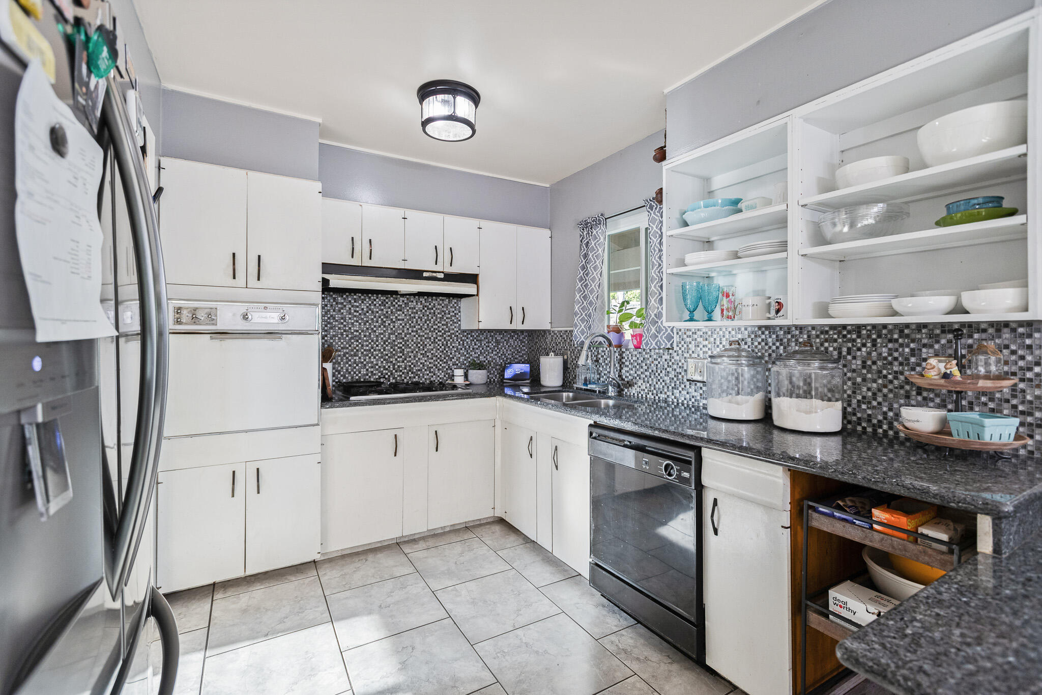 1043 N Highland Dr, Porterville, CA 93257