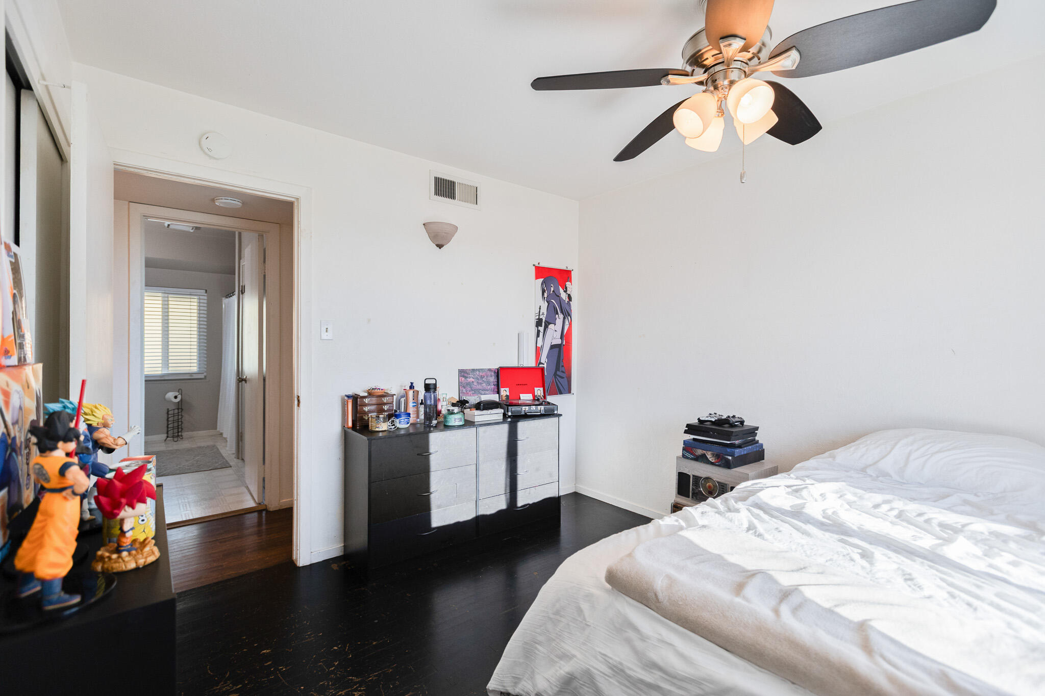 1043 N Highland Dr, Porterville, CA 93257