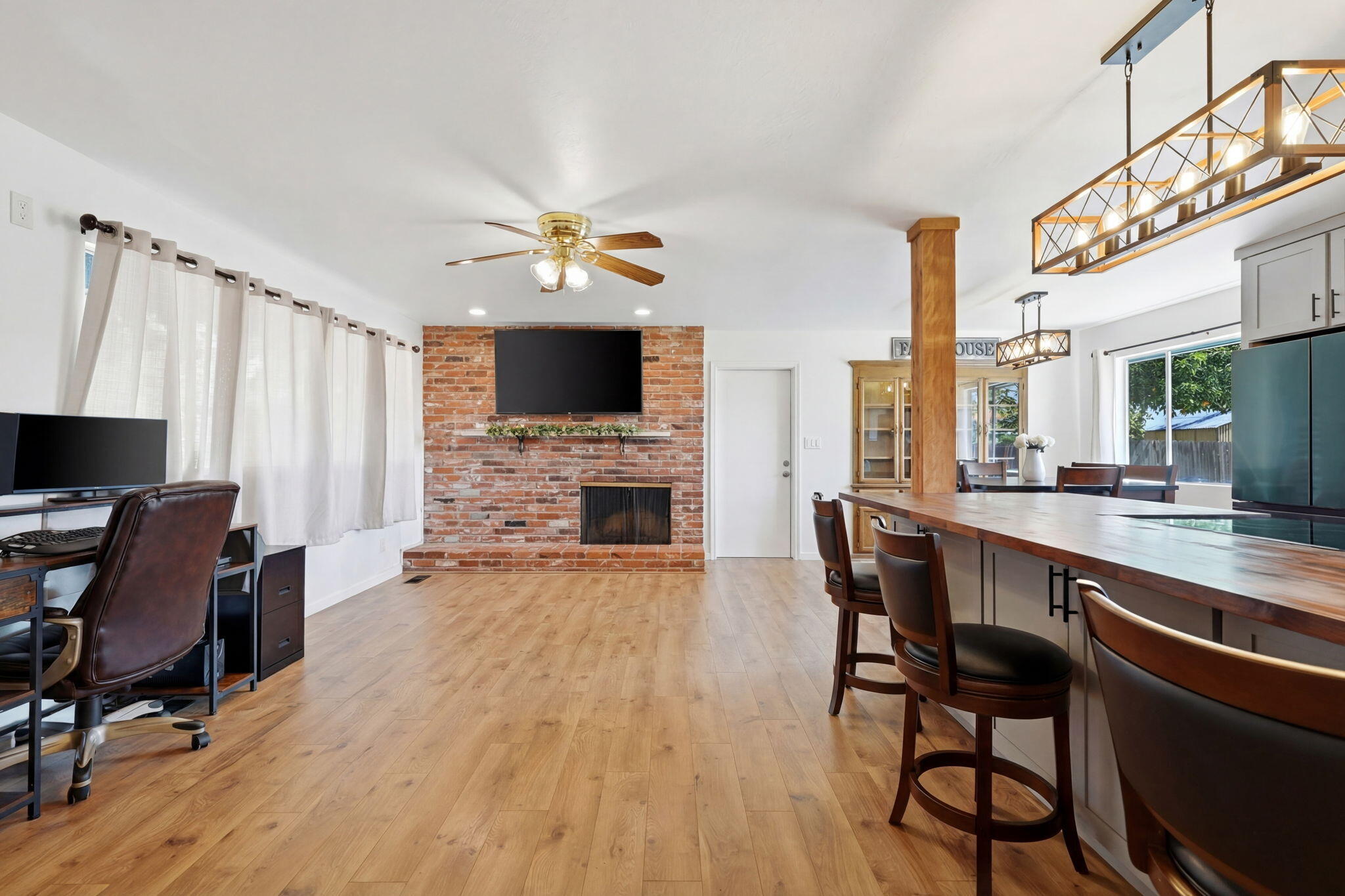 289 W Cypress Ave, Reedley, CA 93654