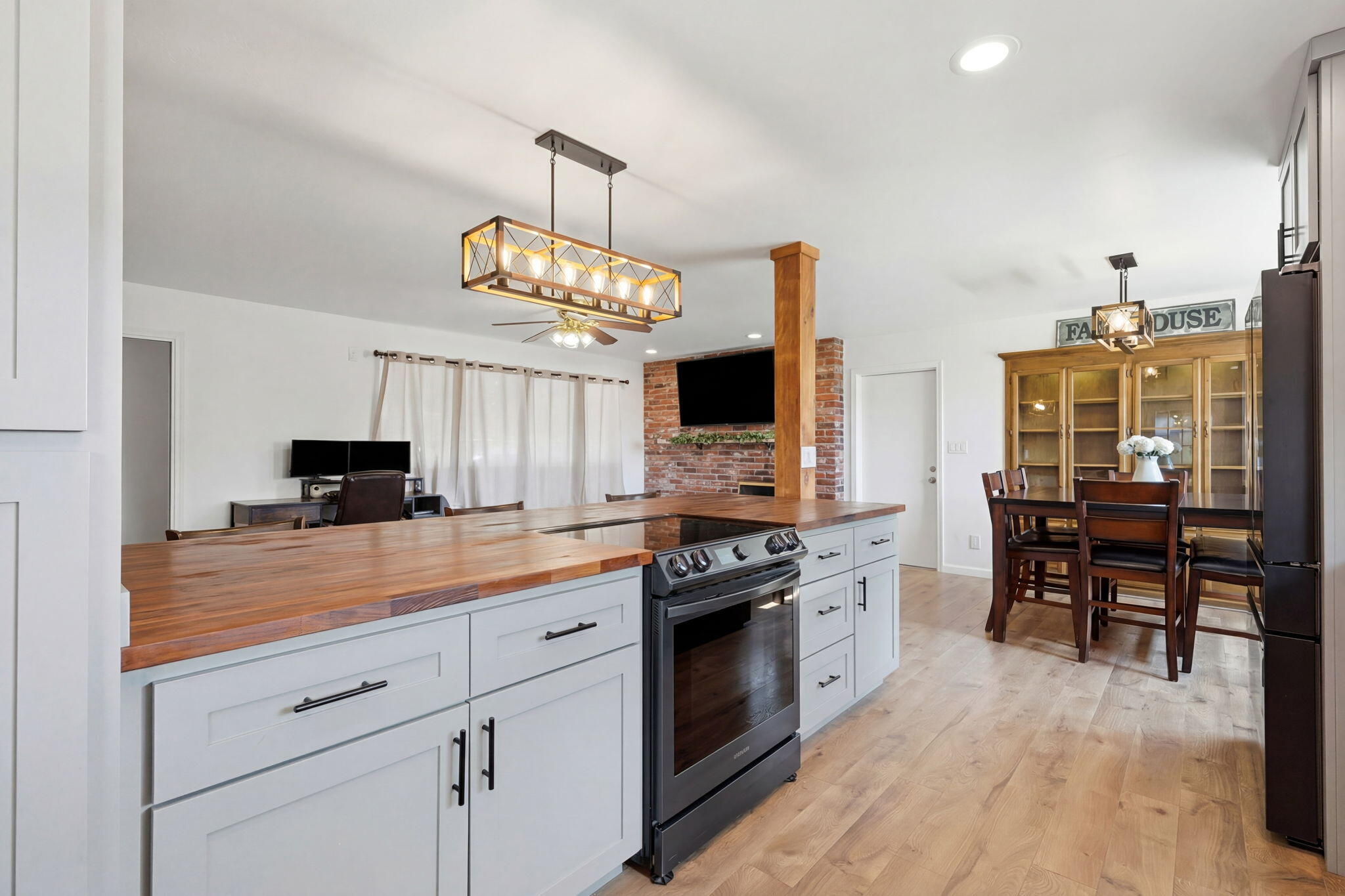 289 W Cypress Ave, Reedley, CA 93654