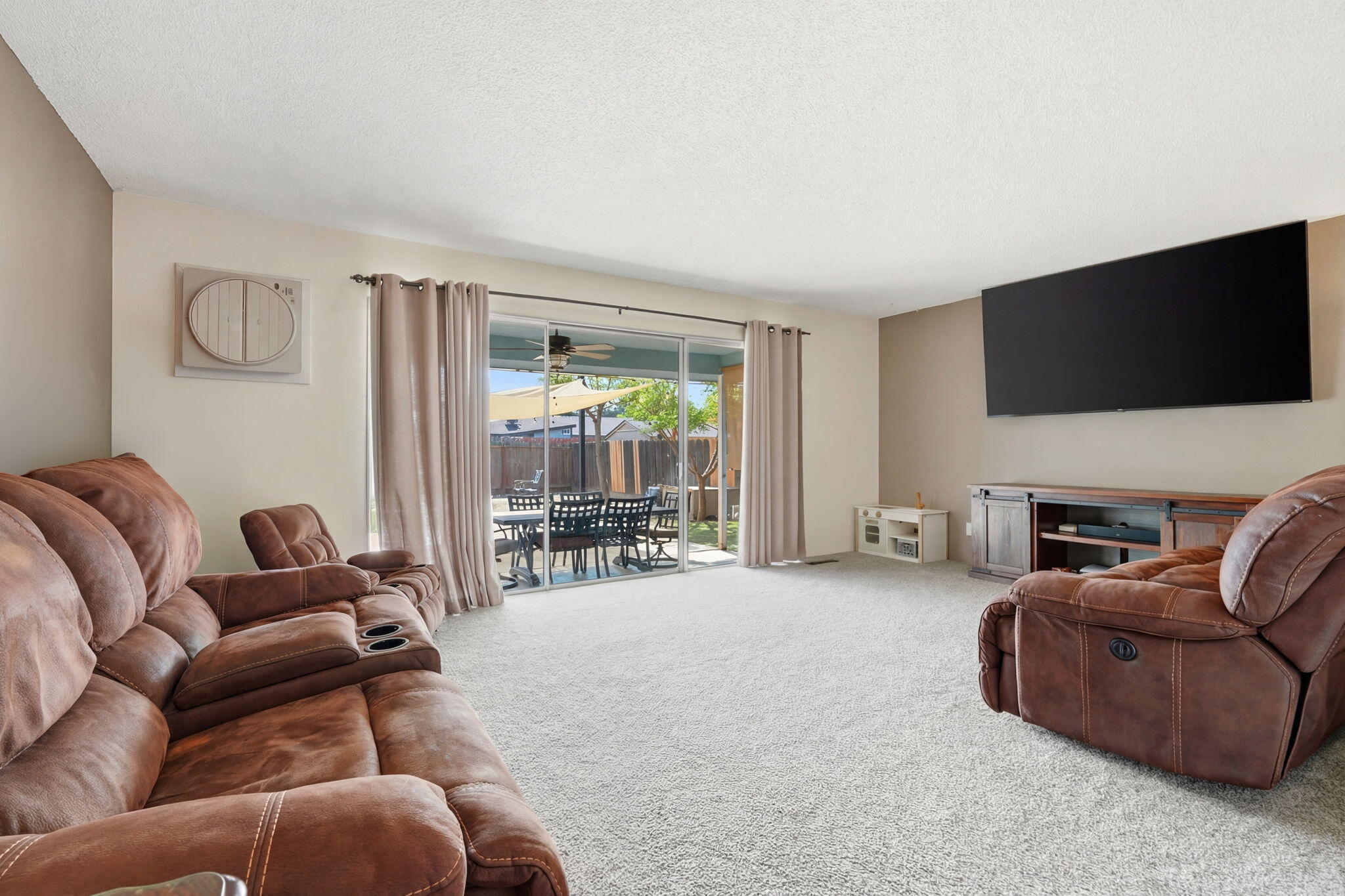 289 W Cypress Ave, Reedley, CA 93654