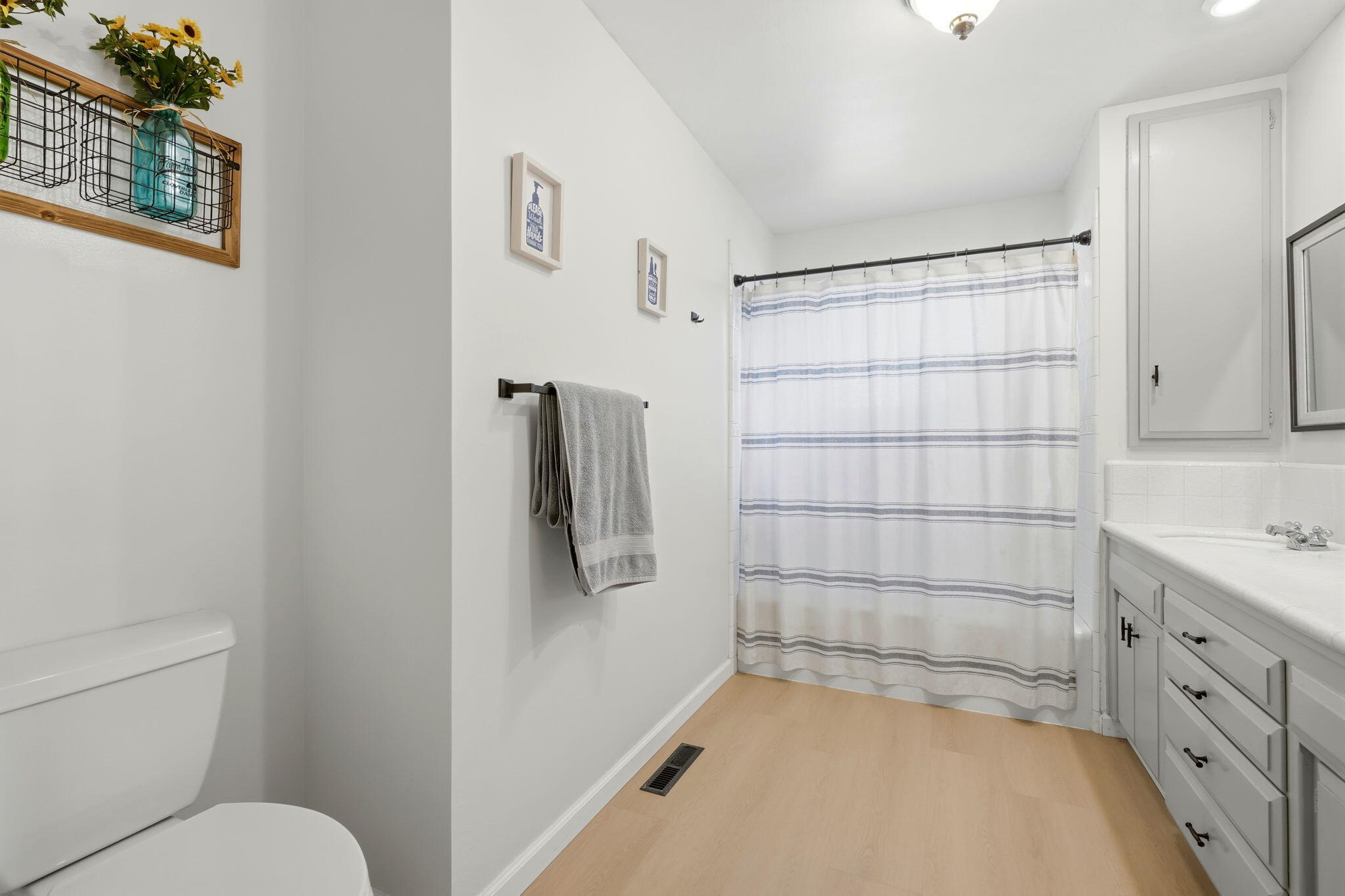 289 W Cypress Ave, Reedley, CA 93654