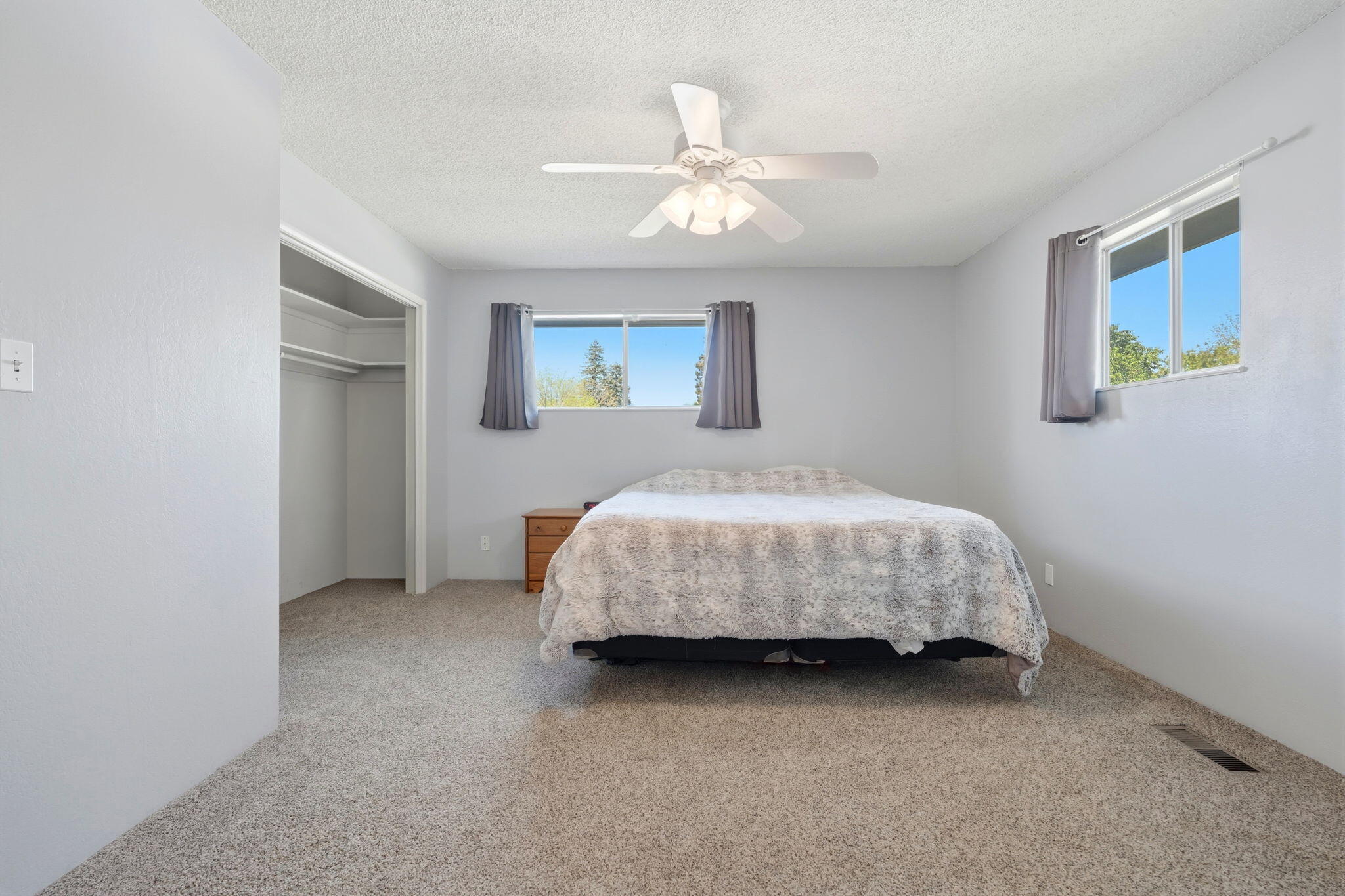 289 W Cypress Ave, Reedley, CA 93654