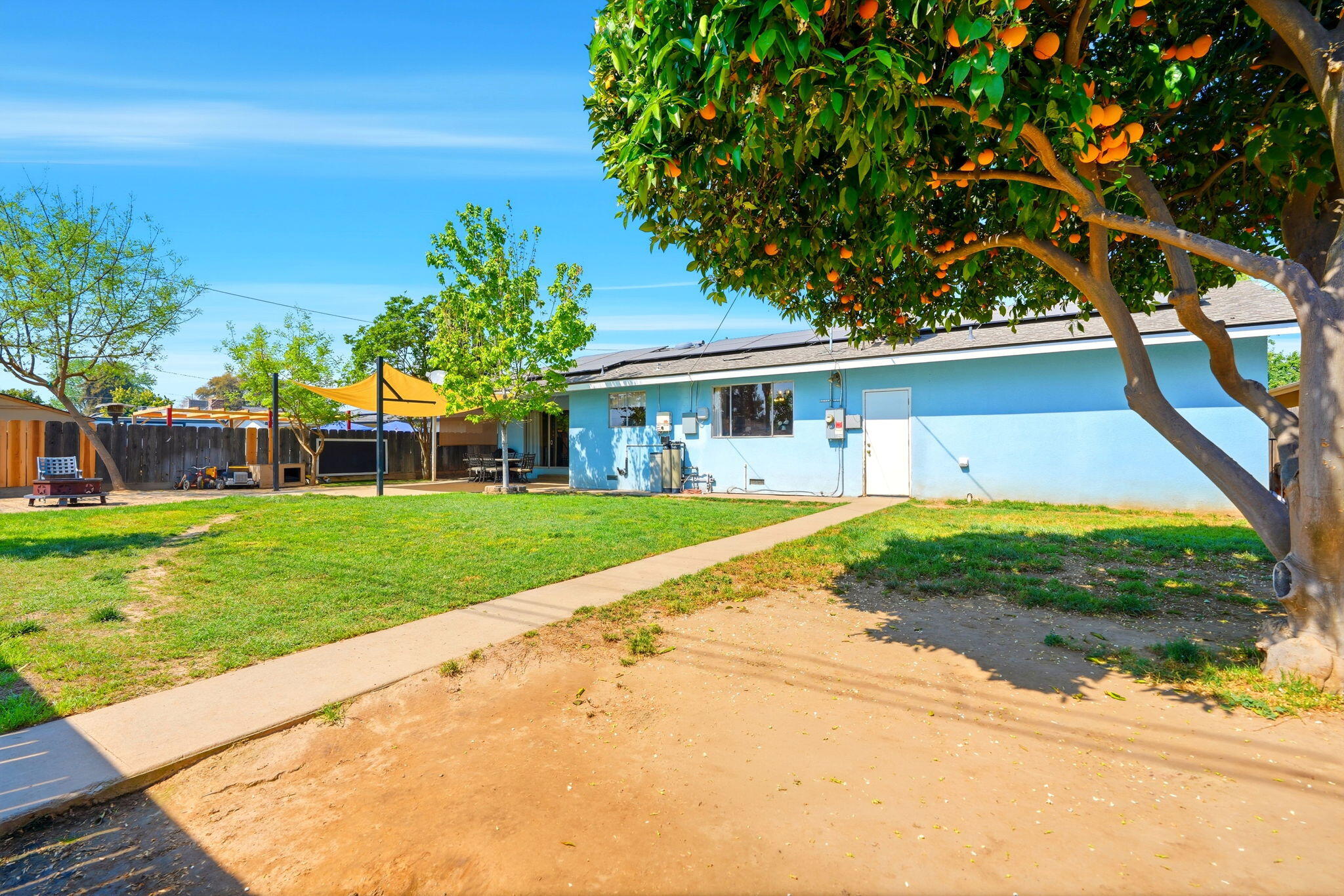 289 W Cypress Ave, Reedley, CA 93654