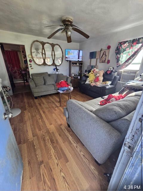 15743 Fuchsia Ave, Ivanhoe, CA 93235