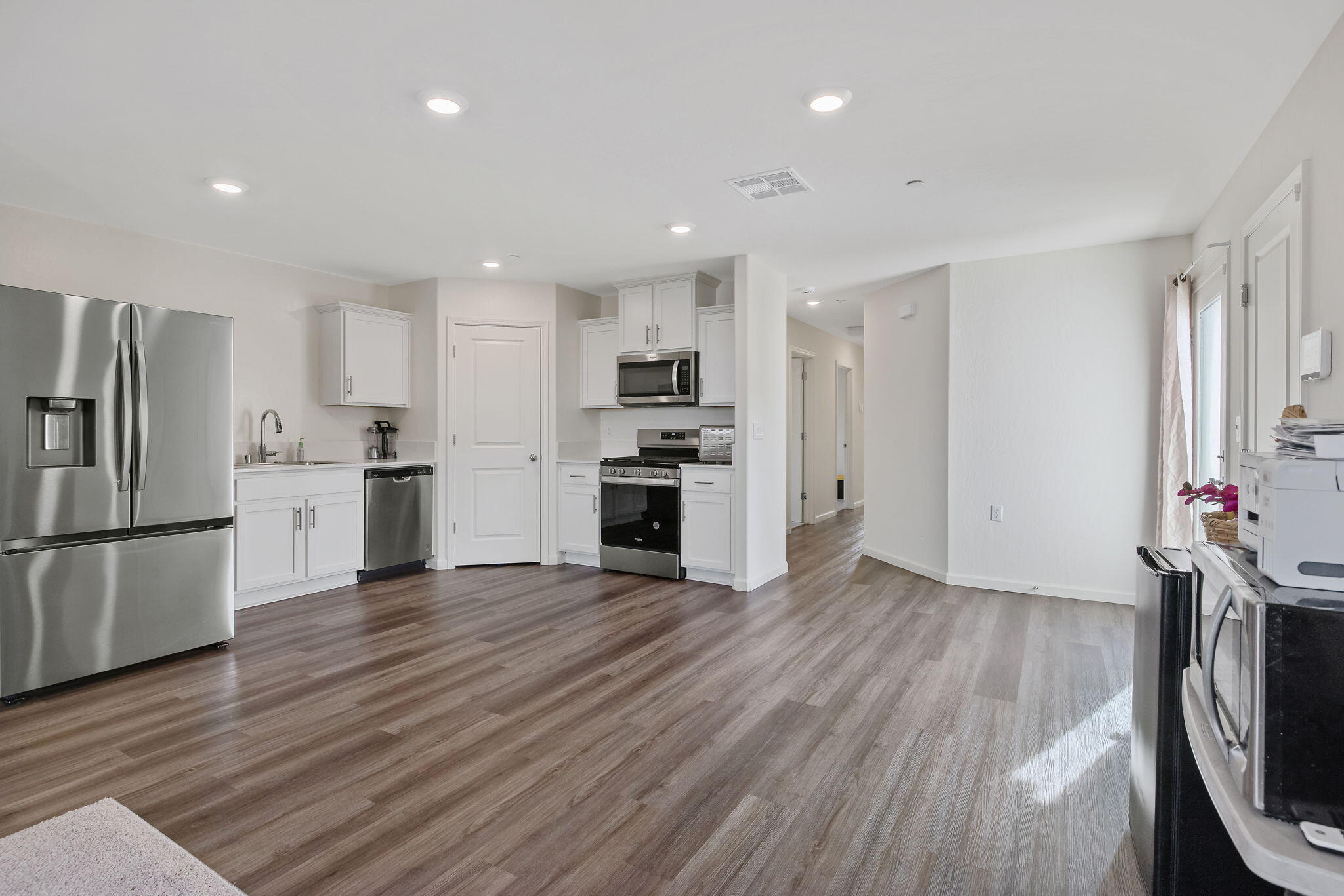 725 James Ave, Corcoran, CA 93212