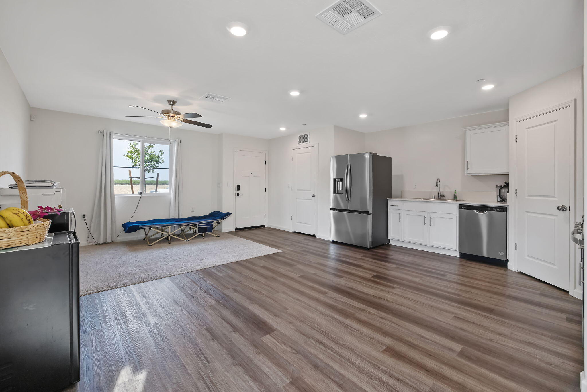 725 James Ave, Corcoran, CA 93212