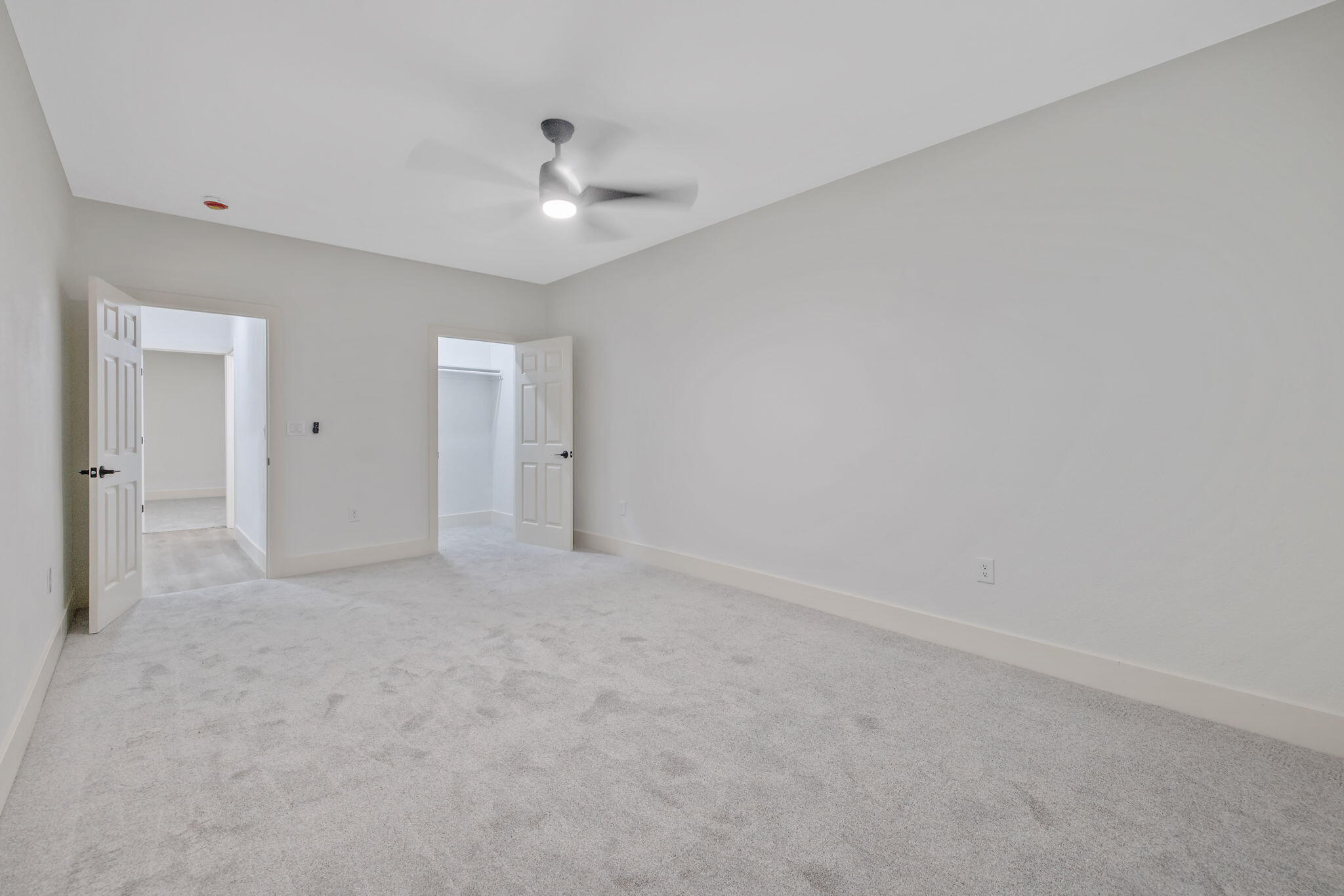 524 S 6th St, Kerman, CA 93630