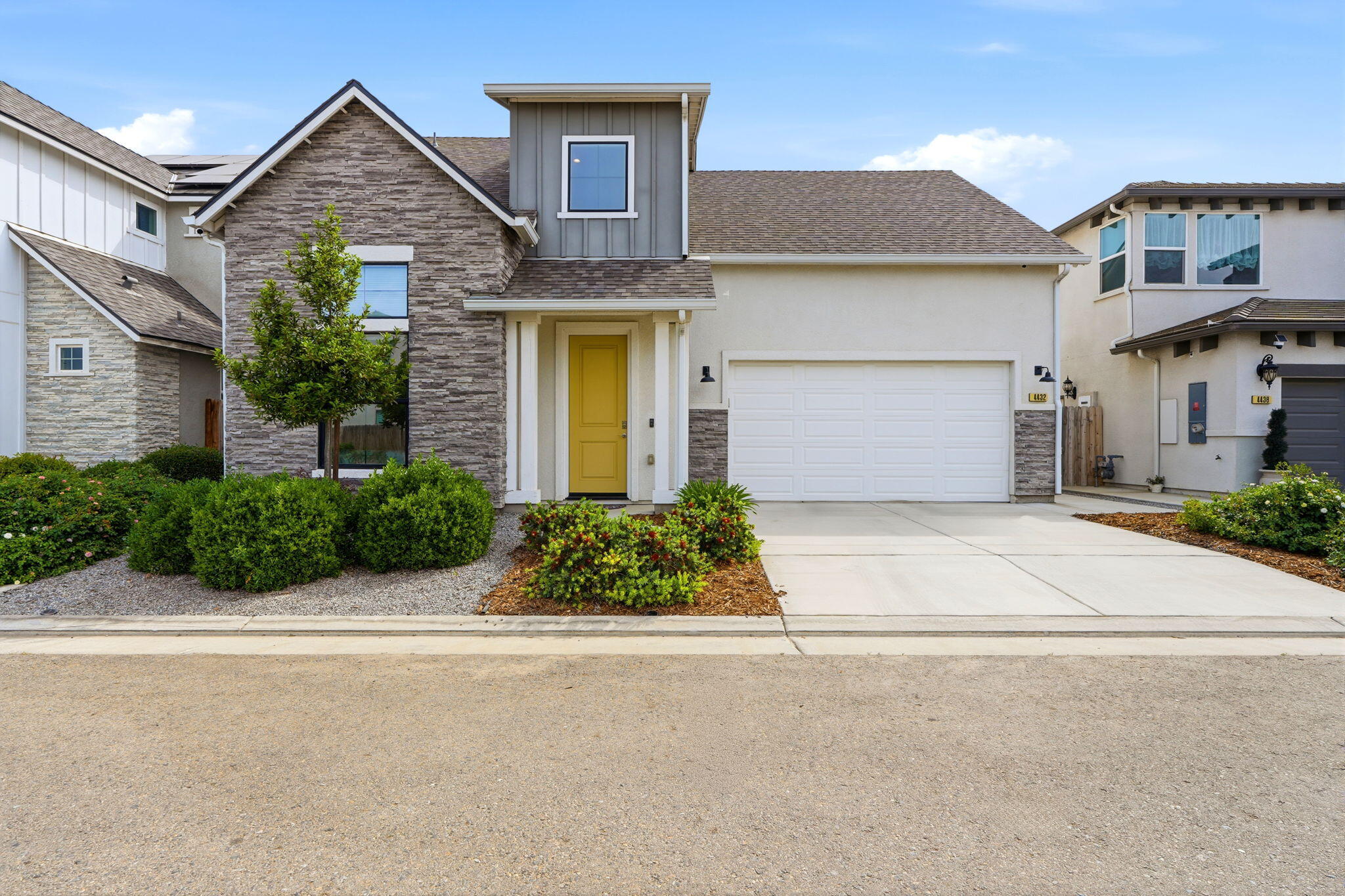 4432 S University St, Visalia, CA 93277