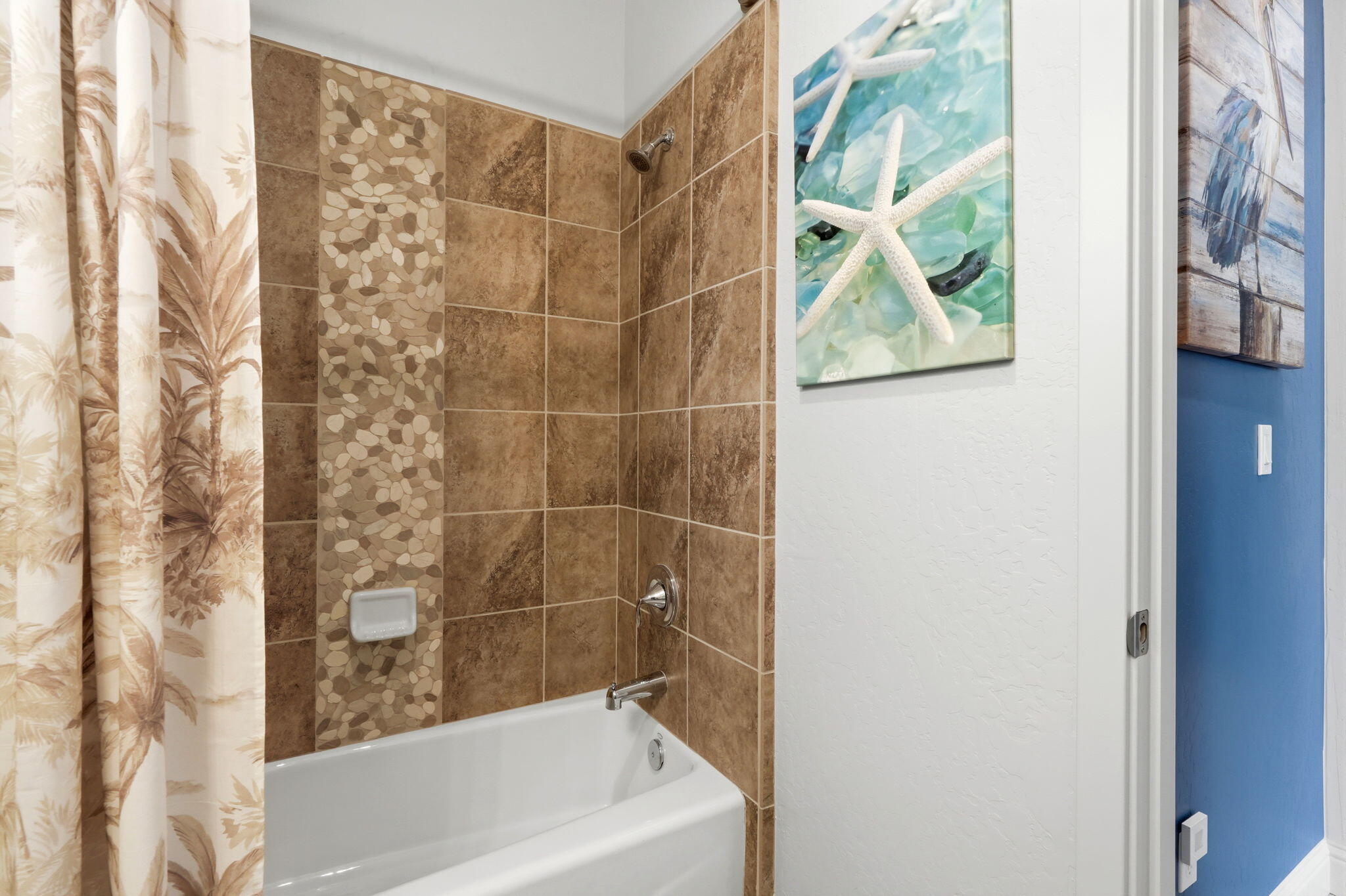 4432 S University St, Visalia, CA 93277