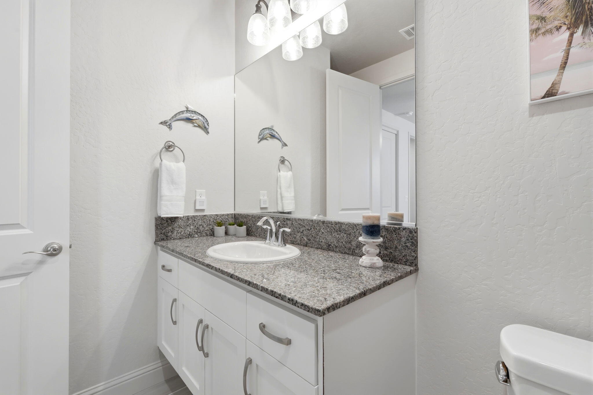 4432 S University St, Visalia, CA 93277