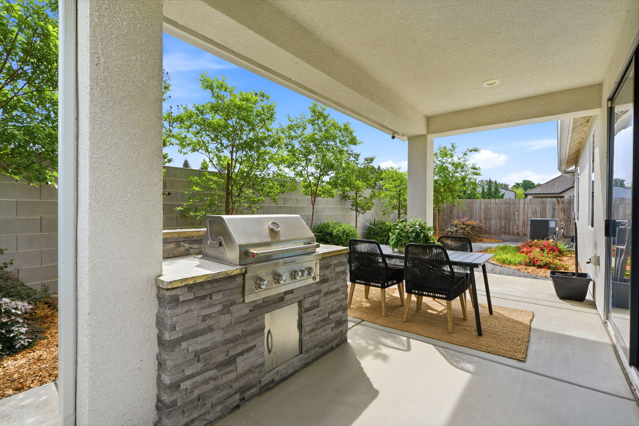 4432 S University St, Visalia, CA 93277