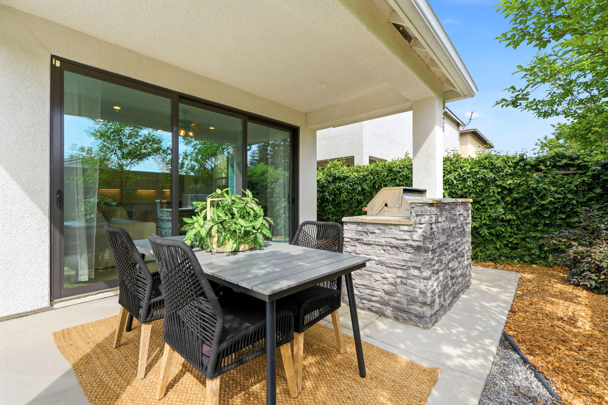 4432 S University St, Visalia, CA 93277