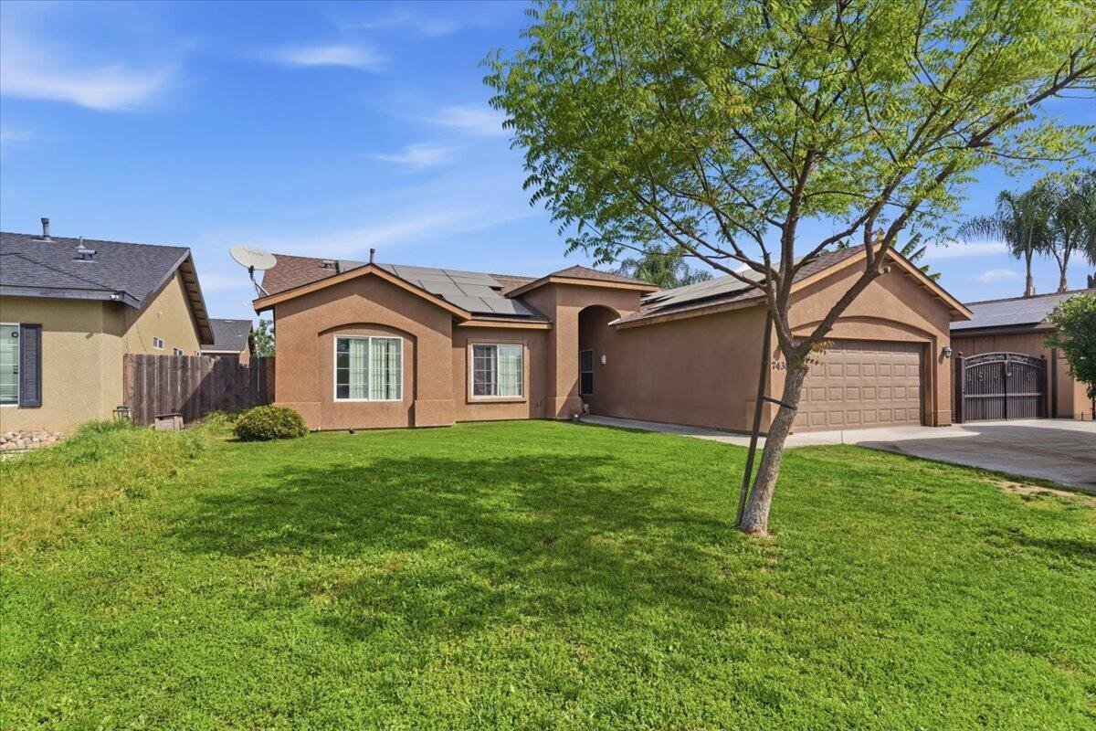 7438 Ensminger Ave, Visalia, CA 93291