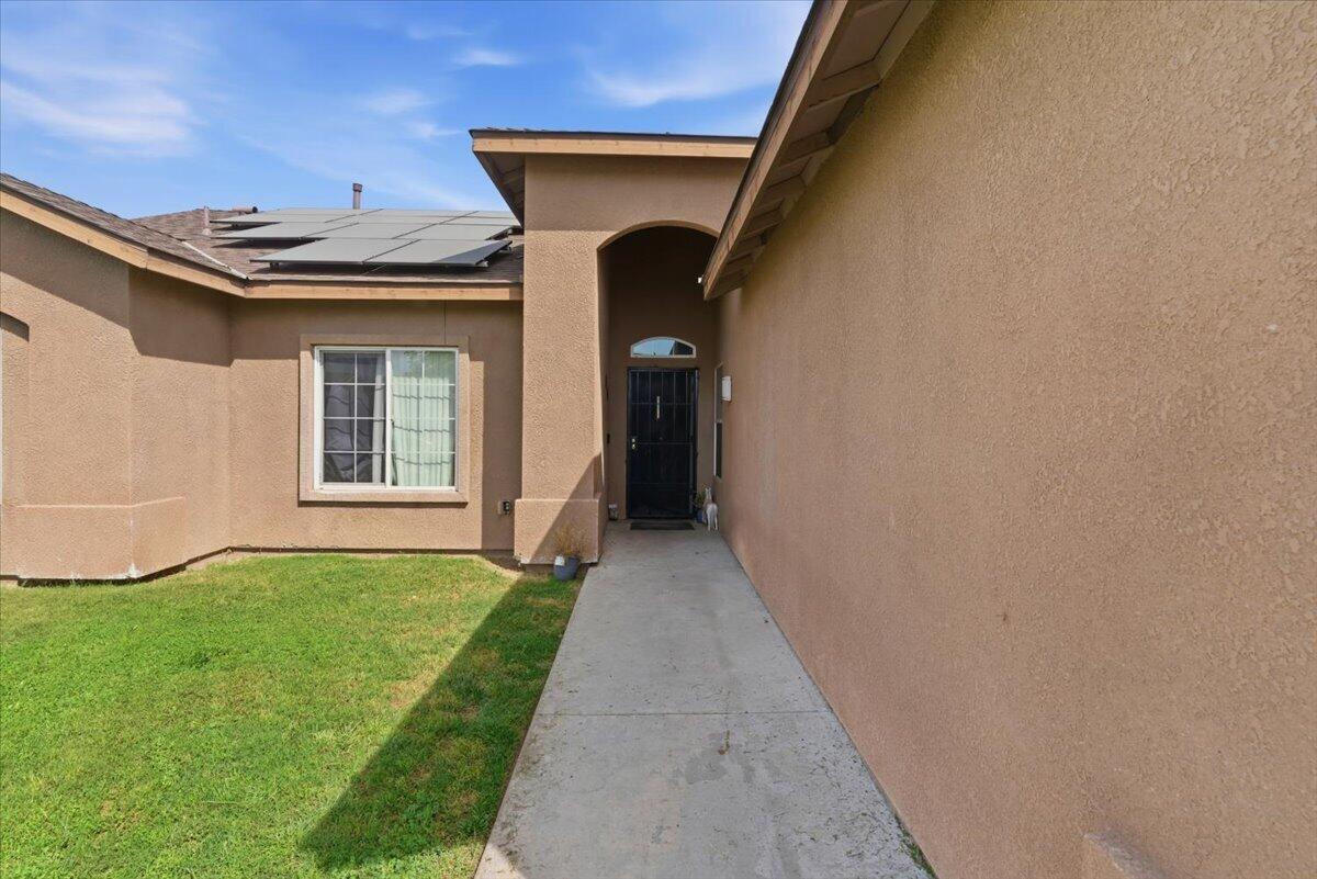 7438 Ensminger Ave, Visalia, CA 93291