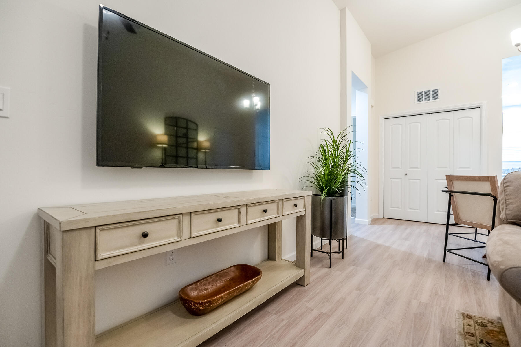 4140 E Kaweah Ave, Visalia, CA 93292