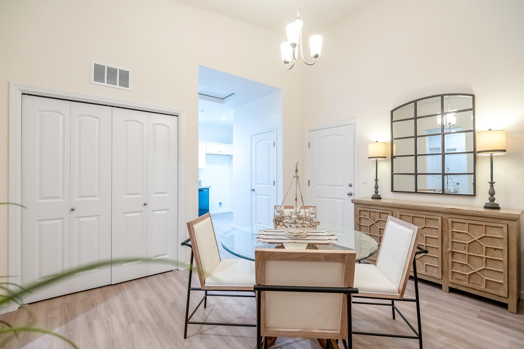 4140 E Kaweah Ave, Visalia, CA 93292