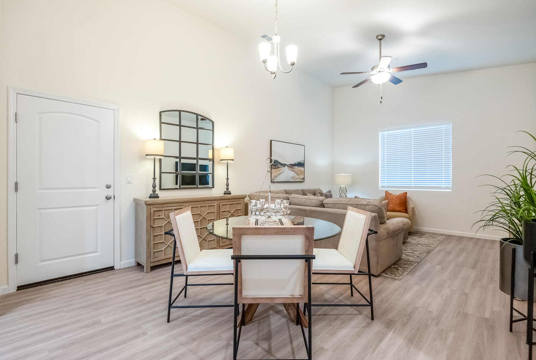 4140 E Kaweah Ave, Visalia, CA 93292