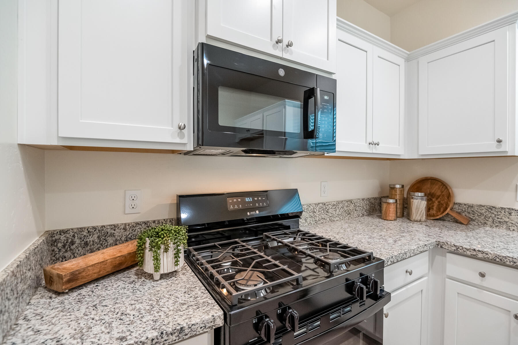 4140 E Kaweah Ave, Visalia, CA 93292