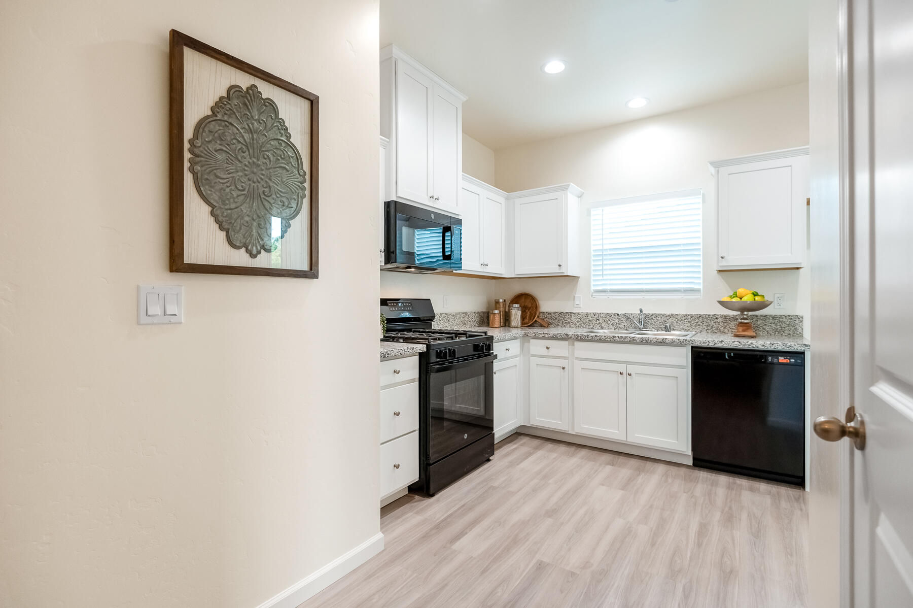 4140 E Kaweah Ave, Visalia, CA 93292