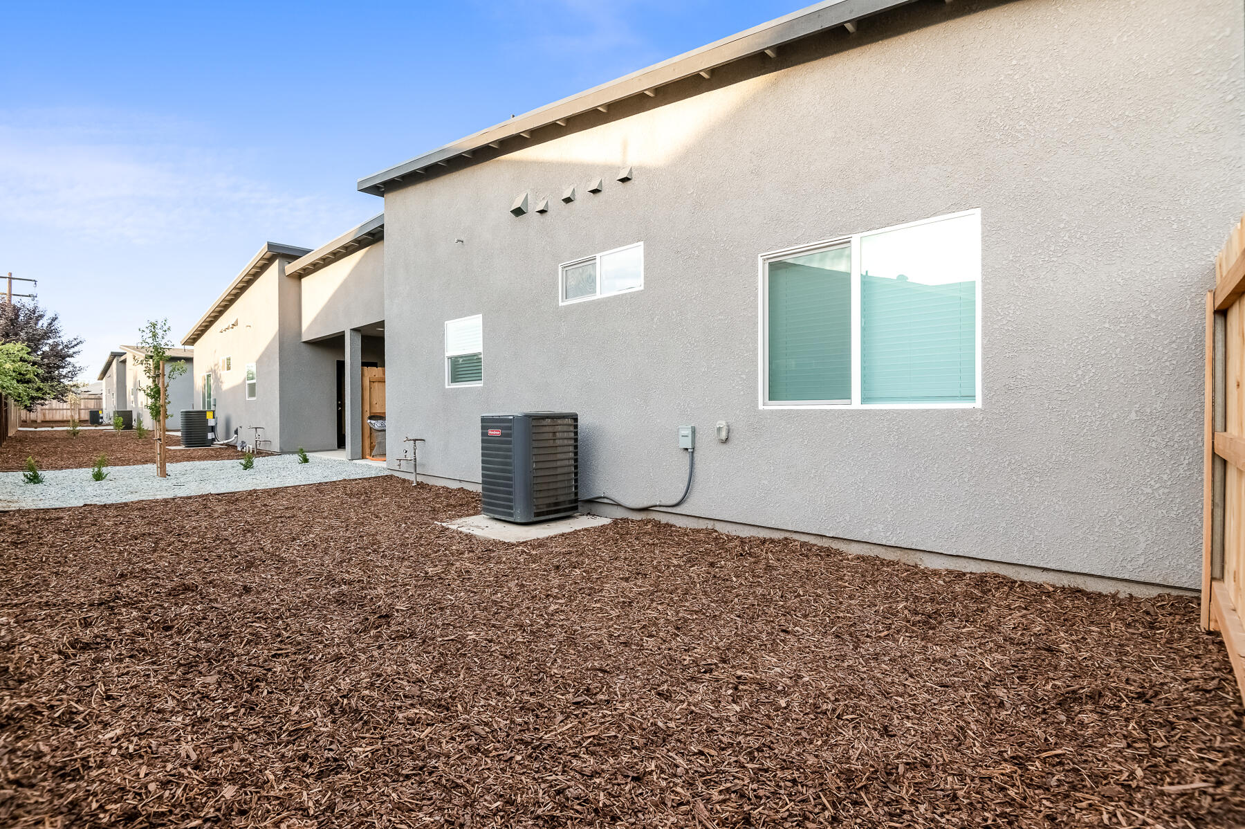 4140 E Kaweah Ave, Visalia, CA 93292