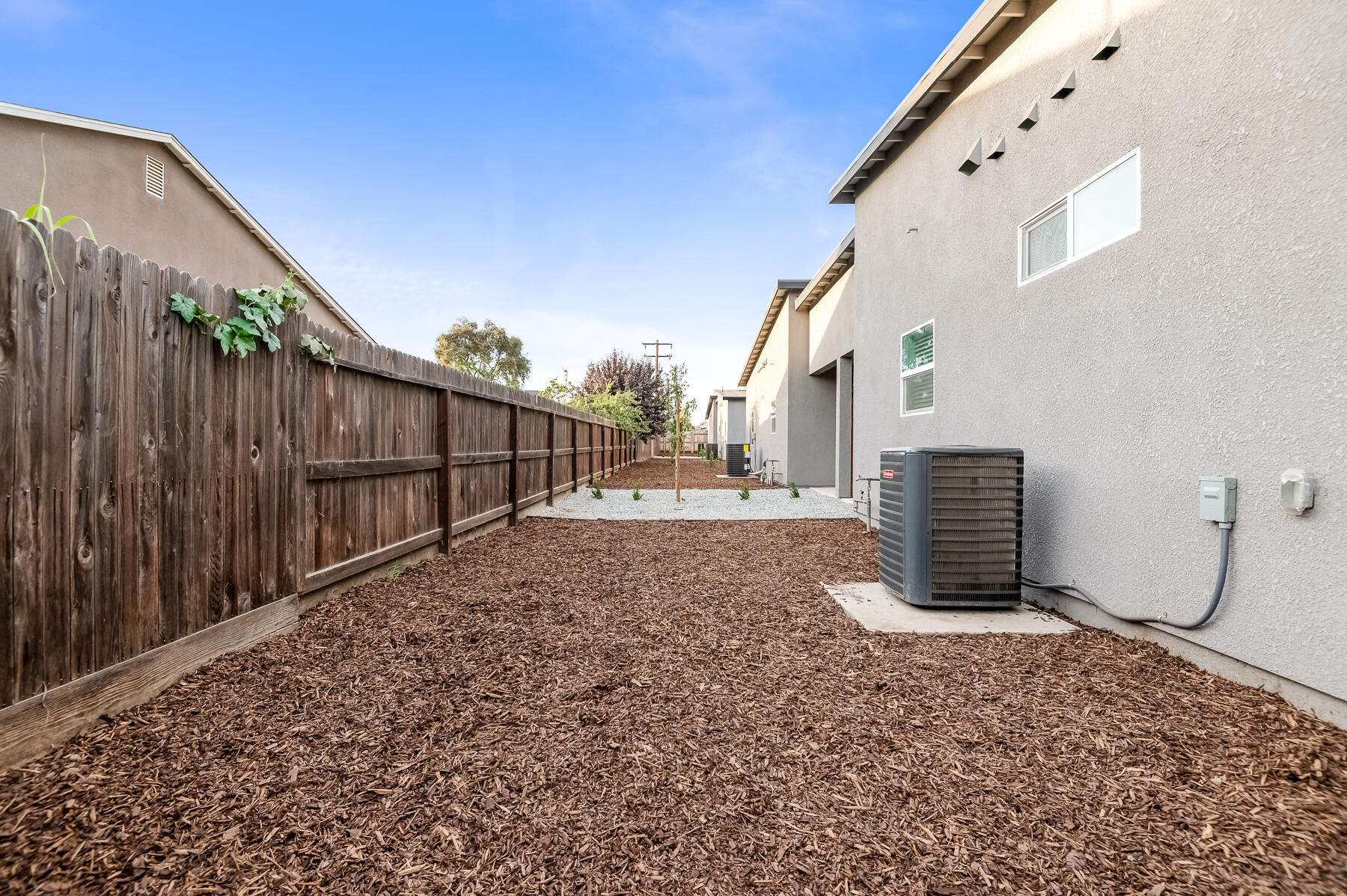 4140 E Kaweah Ave, Visalia, CA 93292