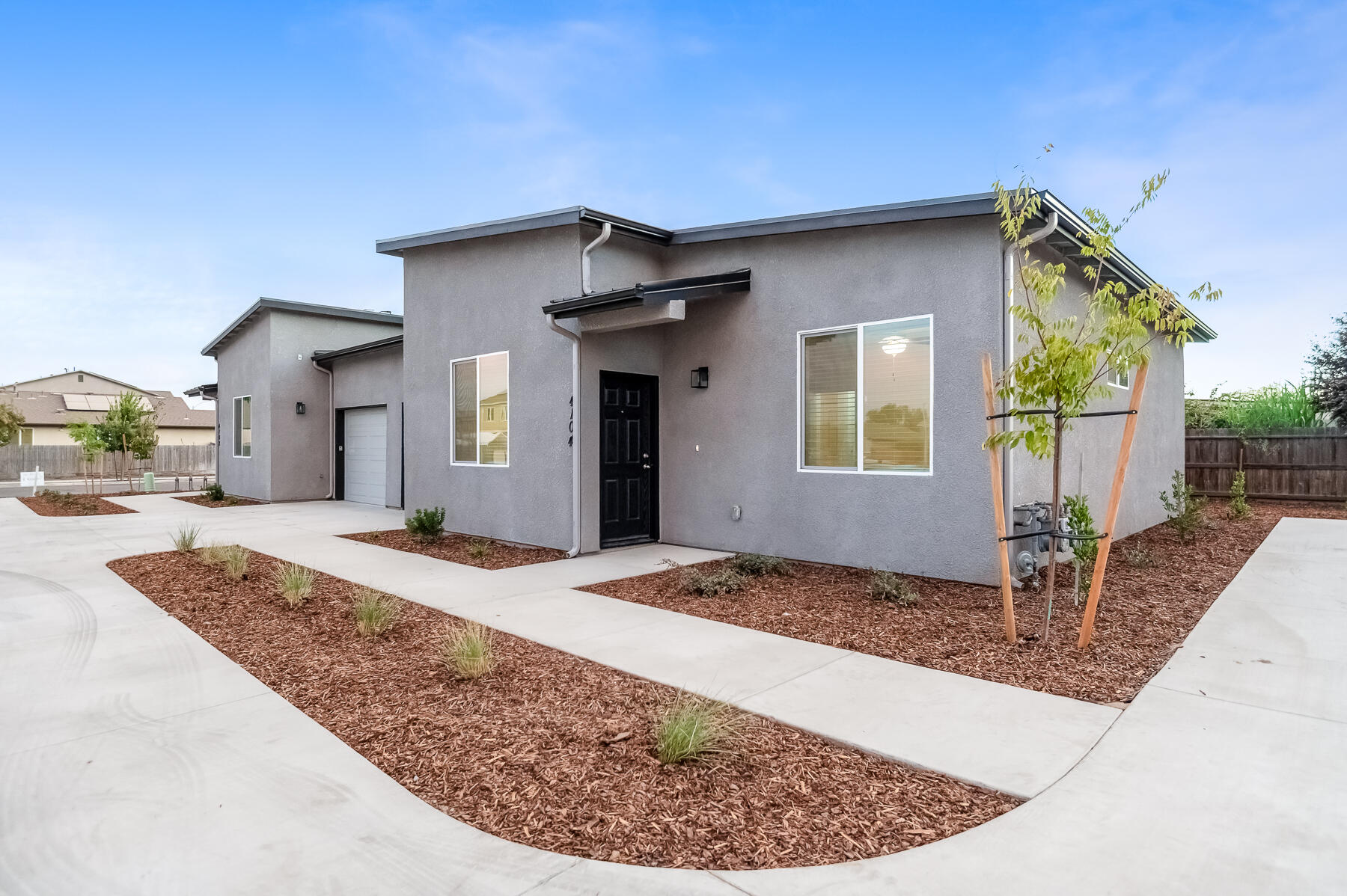 4140 E Kaweah Ave, Visalia, CA 93292