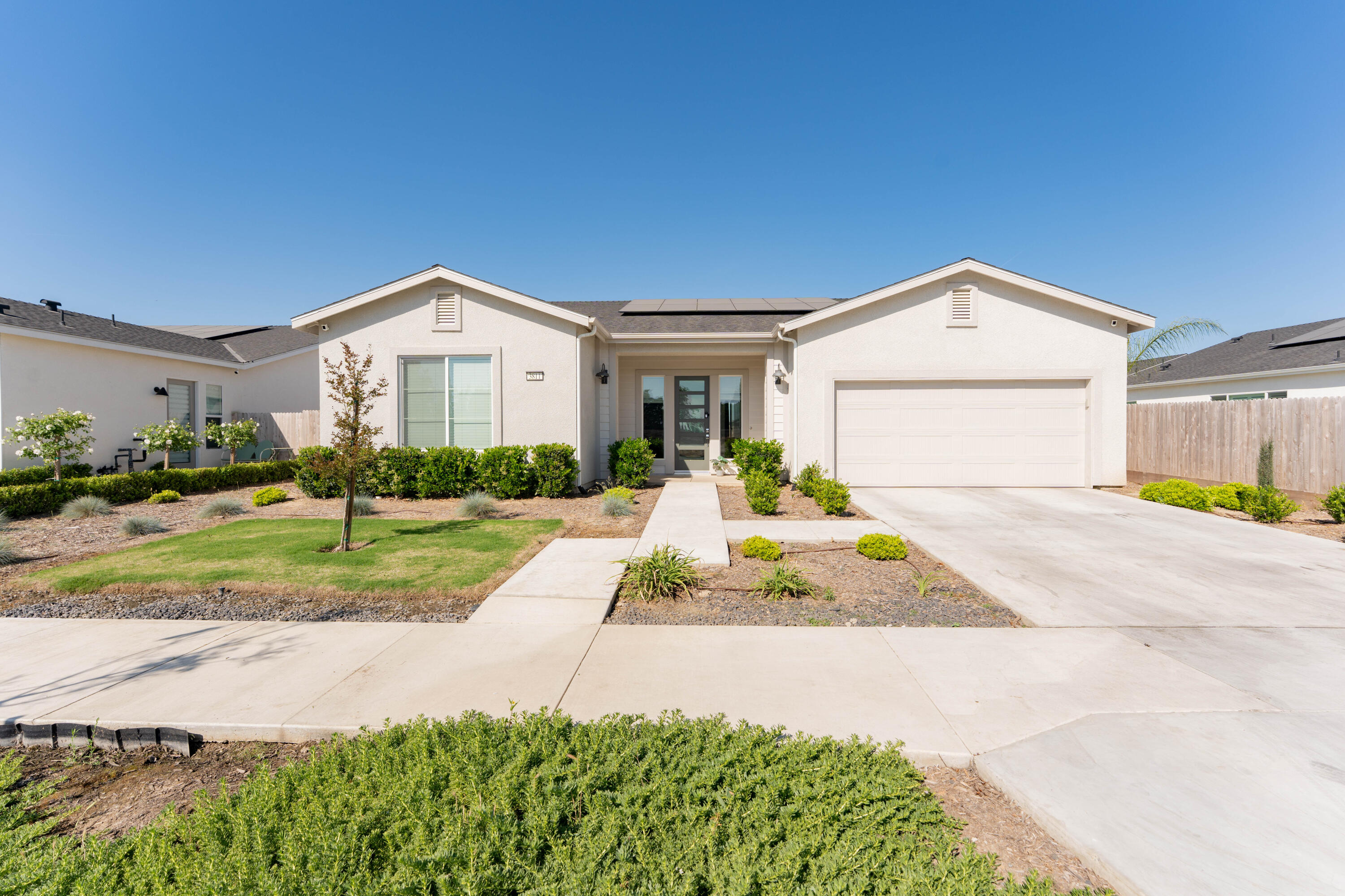 3811 N Santa Fe St, Visalia, CA 93292