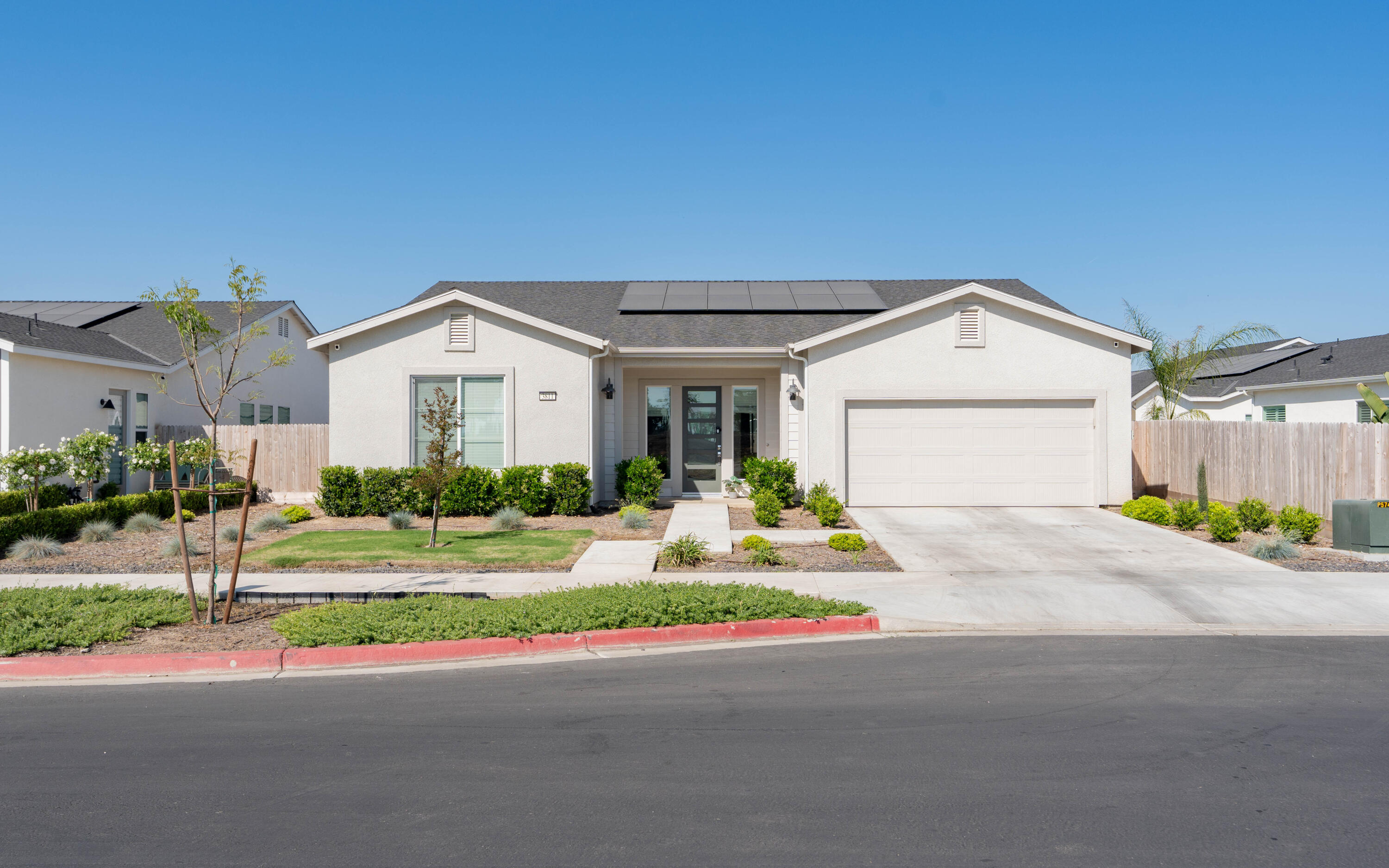 3811 N Santa Fe St, Visalia, CA 93292