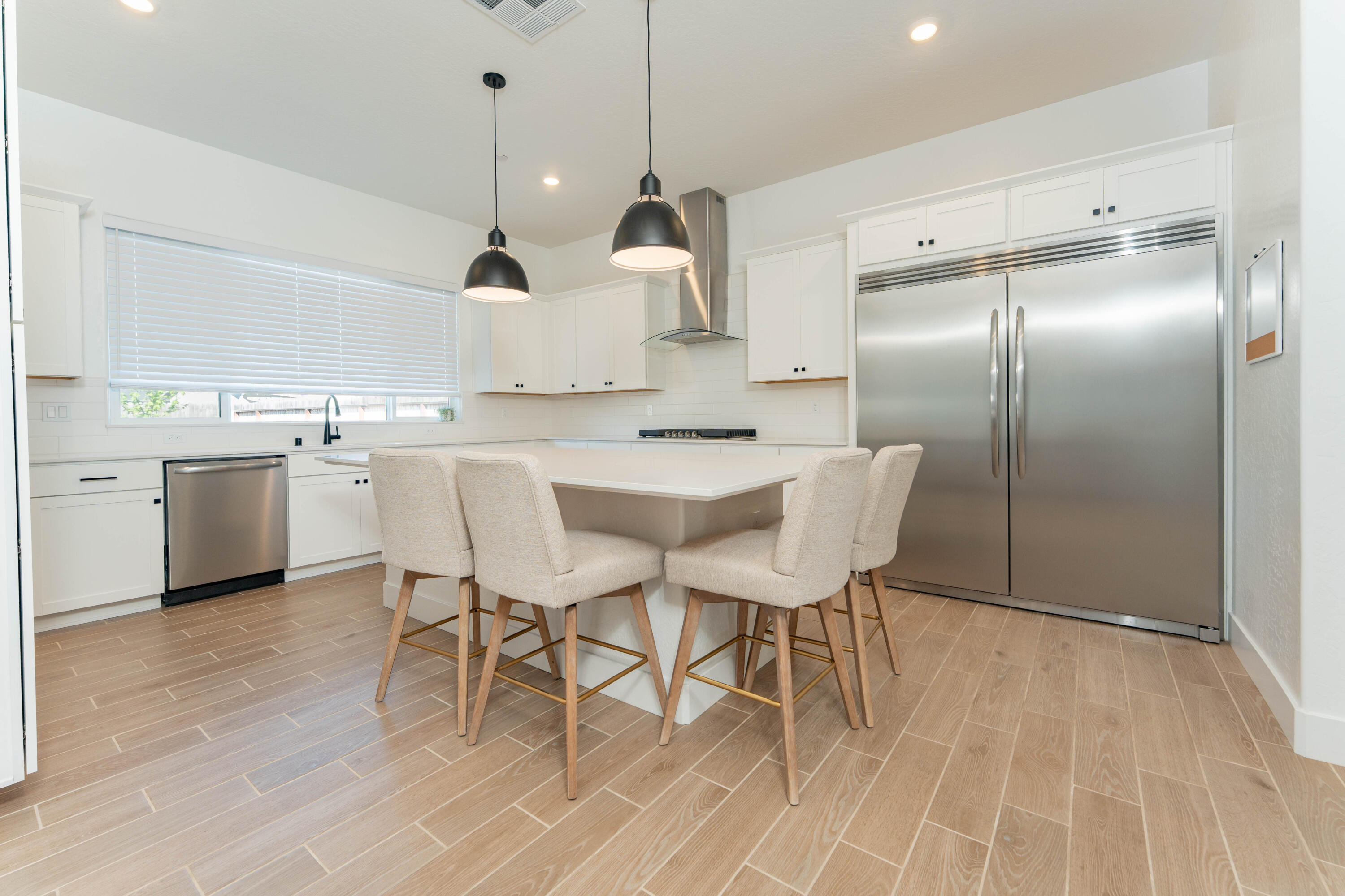 3811 N Santa Fe St, Visalia, CA 93292