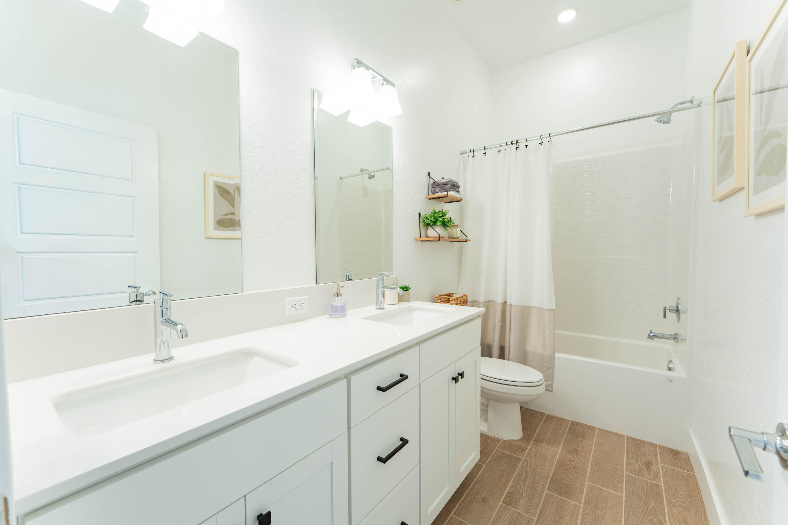 3811 N Santa Fe St, Visalia, CA 93292