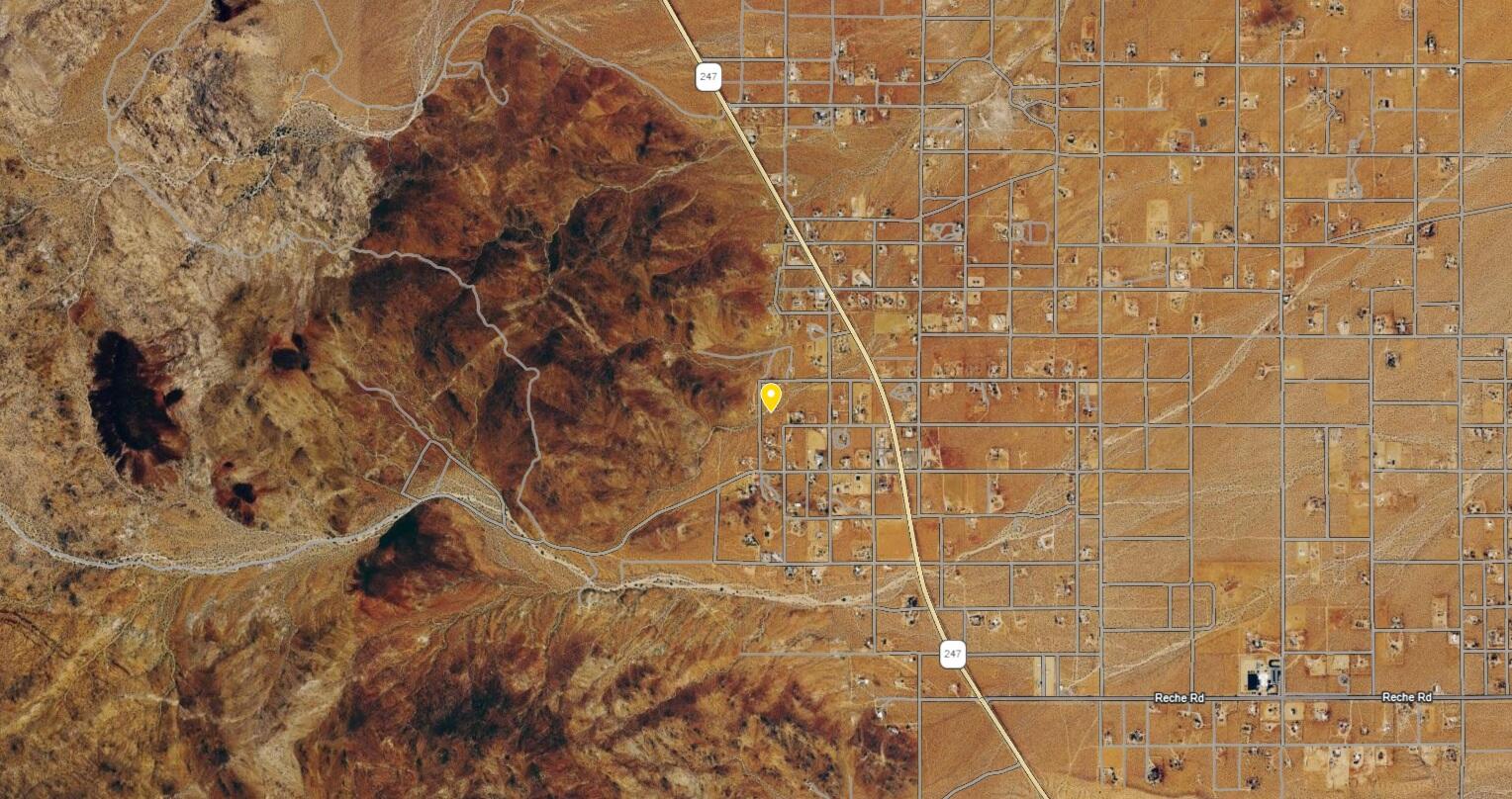 1530 N Jemez Trl, Landers, CA 92285