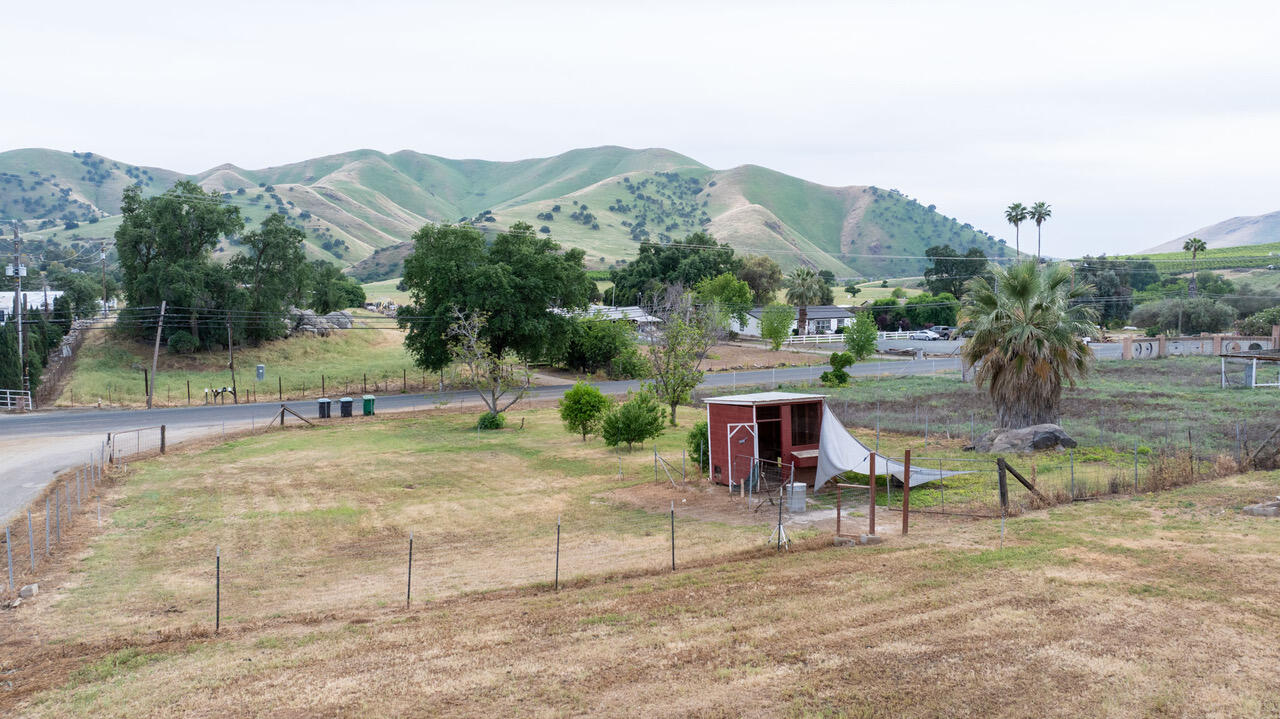 31068 Success Valley Dr, Porterville, CA 93257