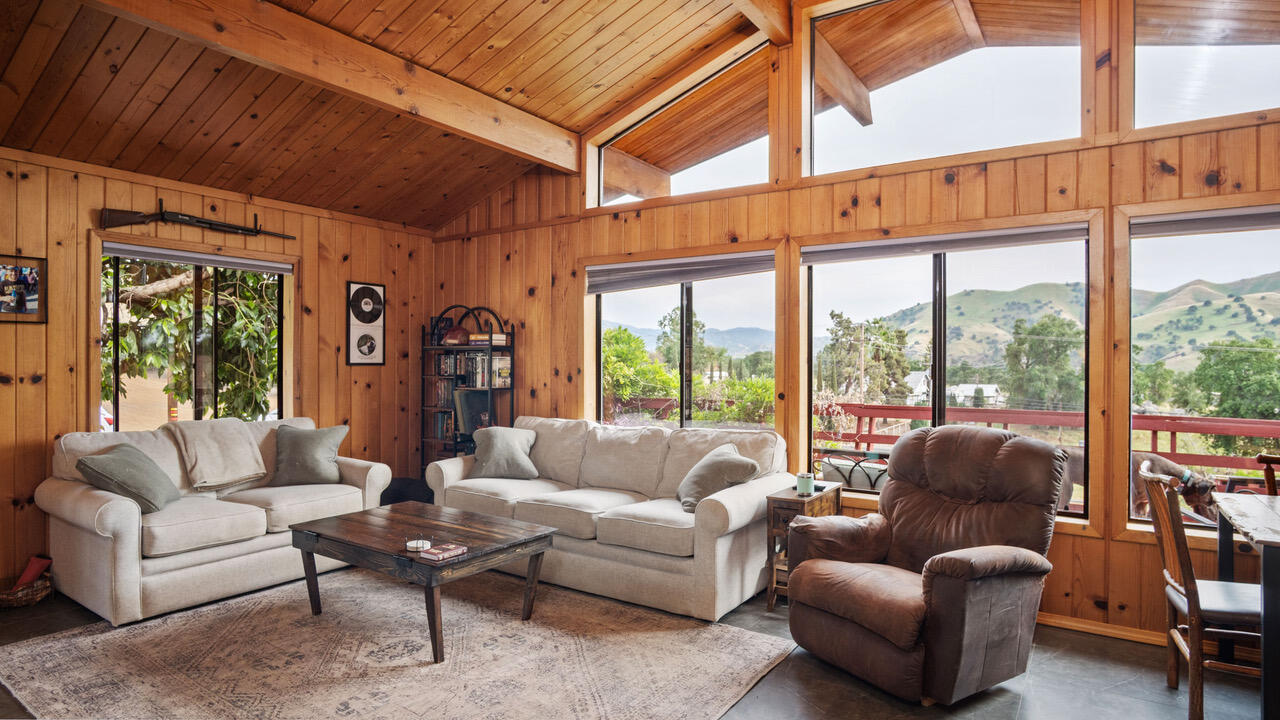 31068 Success Valley Dr, Porterville, CA 93257