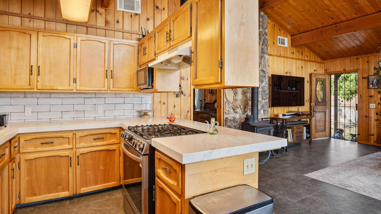 31068 Success Valley Dr, Porterville, CA 93257