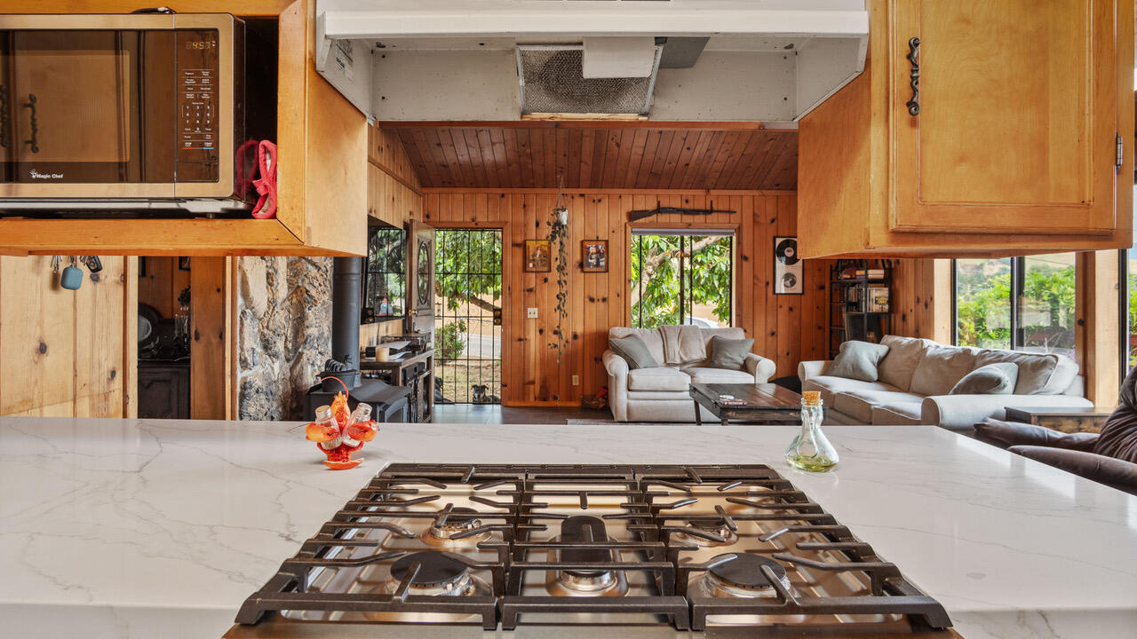 31068 Success Valley Dr, Porterville, CA 93257