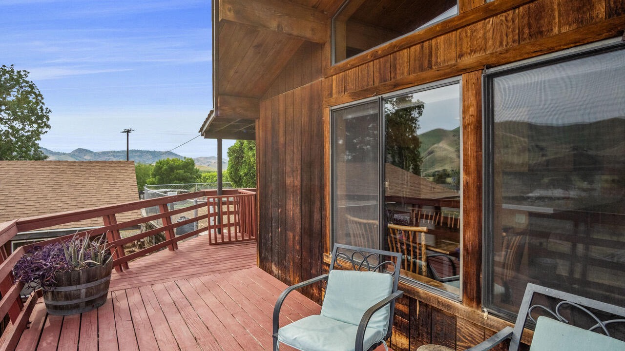 31068 Success Valley Dr, Porterville, CA 93257