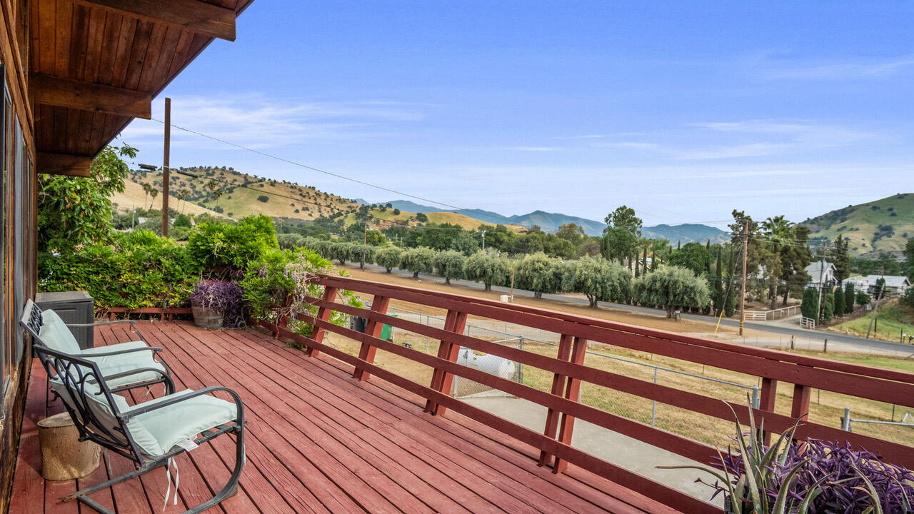 31068 Success Valley Dr, Porterville, CA 93257