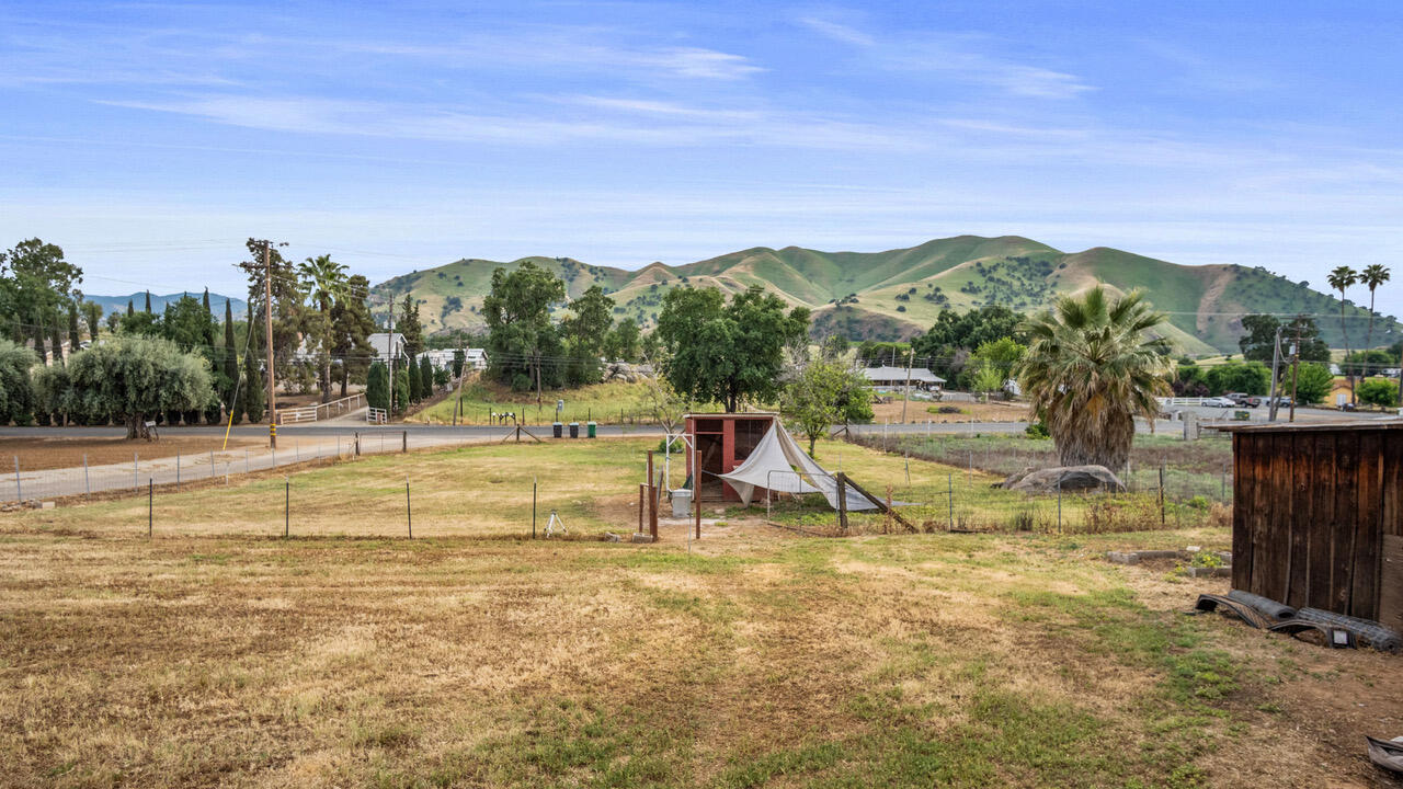 31068 Success Valley Dr, Porterville, CA 93257