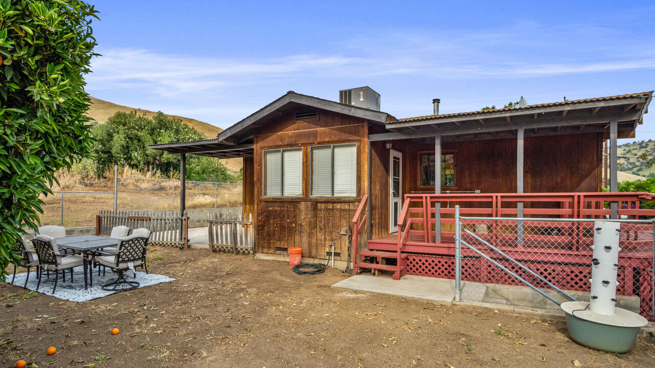 31068 Success Valley Dr, Porterville, CA 93257