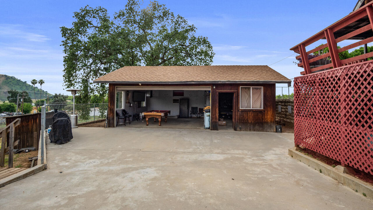 31068 Success Valley Dr, Porterville, CA 93257
