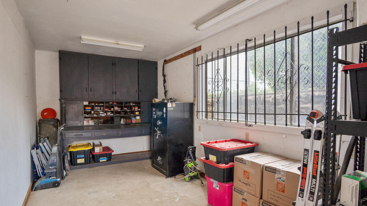 31068 Success Valley Dr, Porterville, CA 93257