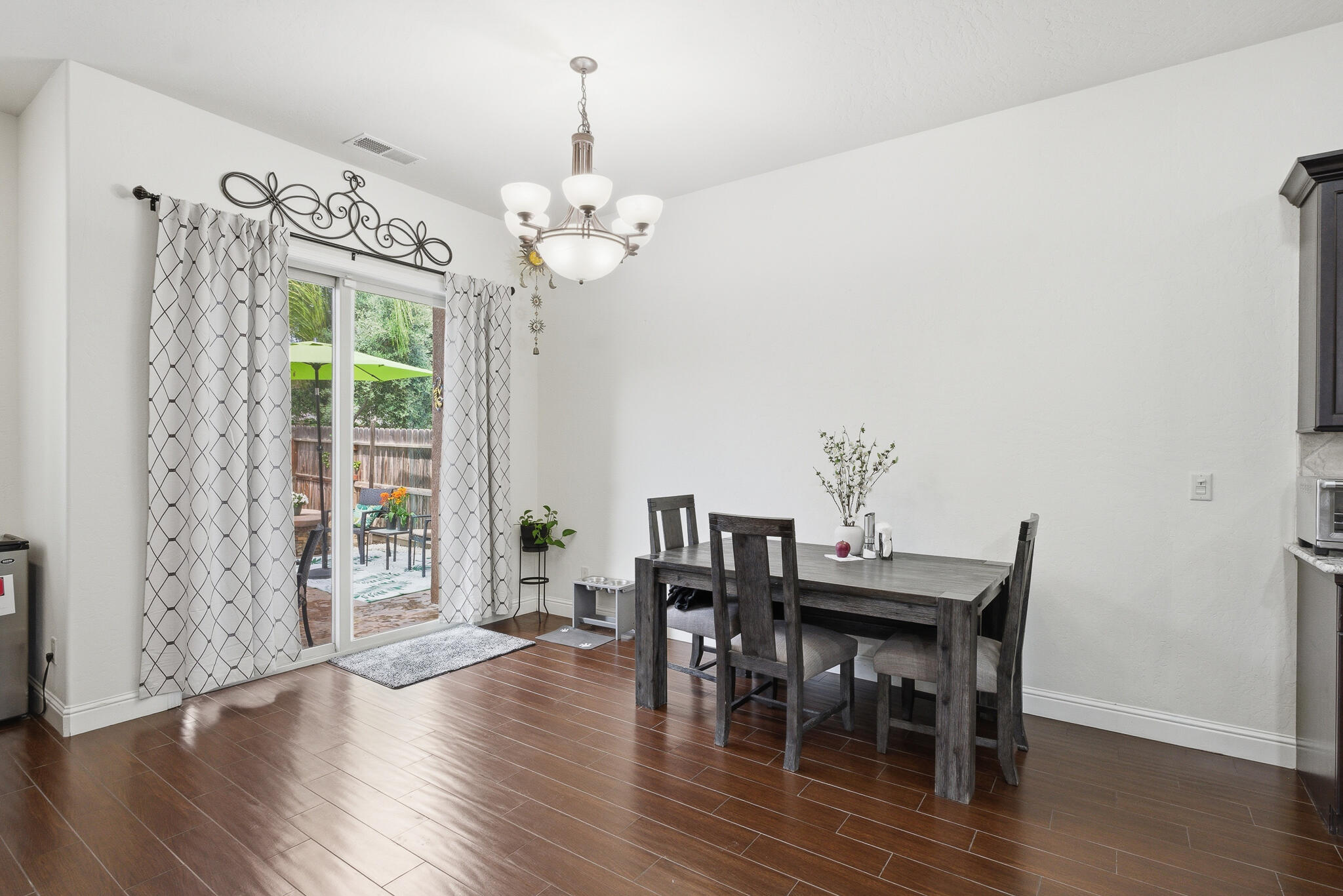 11327 N Via Napoli Dr, Fresno, CA 93730