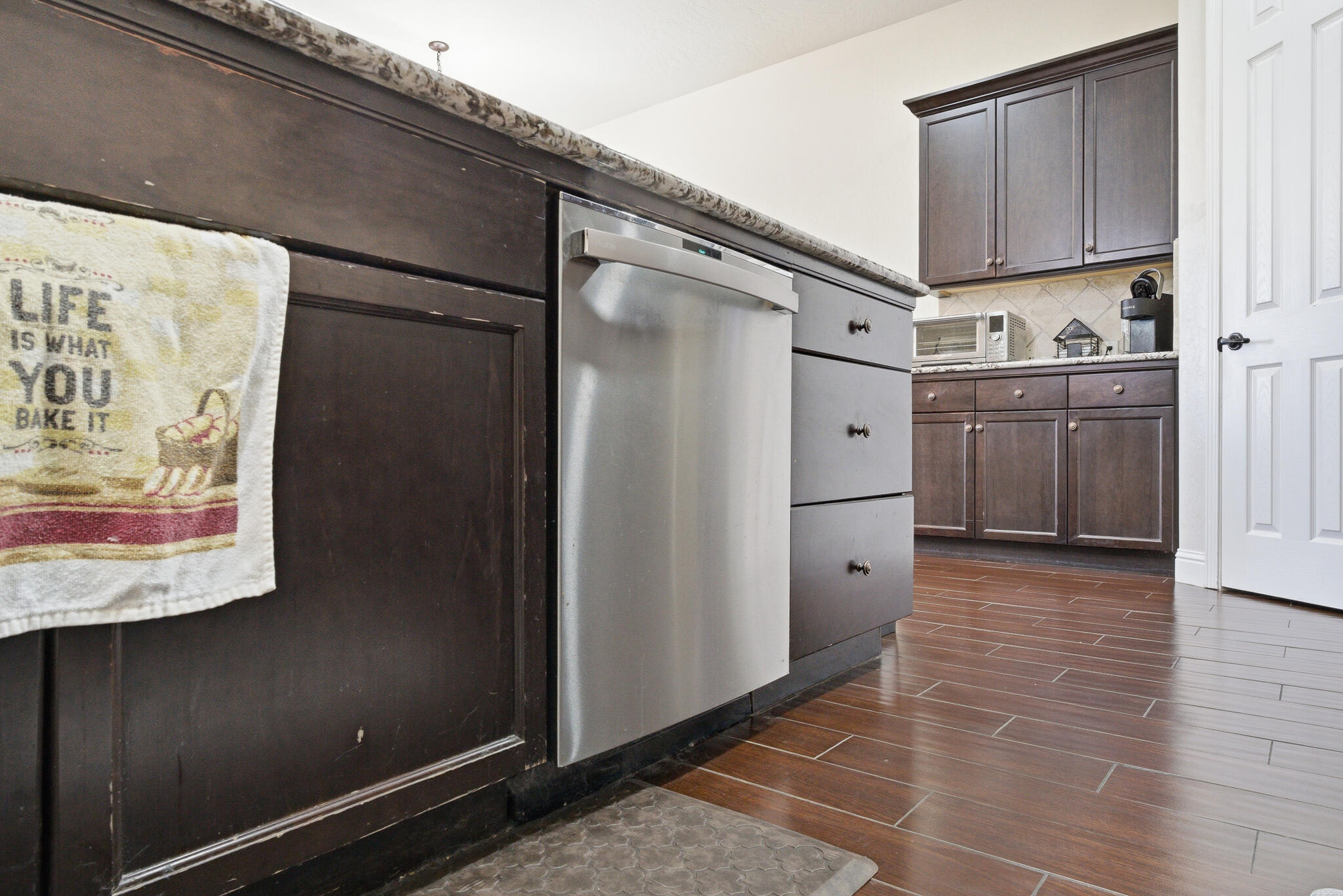 11327 N Via Napoli Dr, Fresno, CA 93730