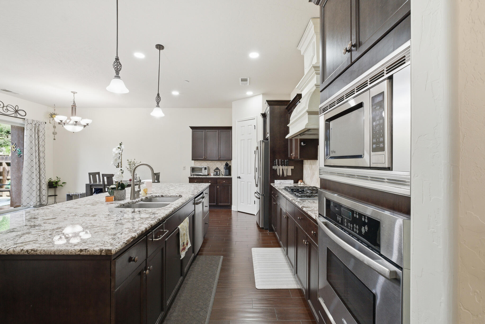 11327 N Via Napoli Dr, Fresno, CA 93730