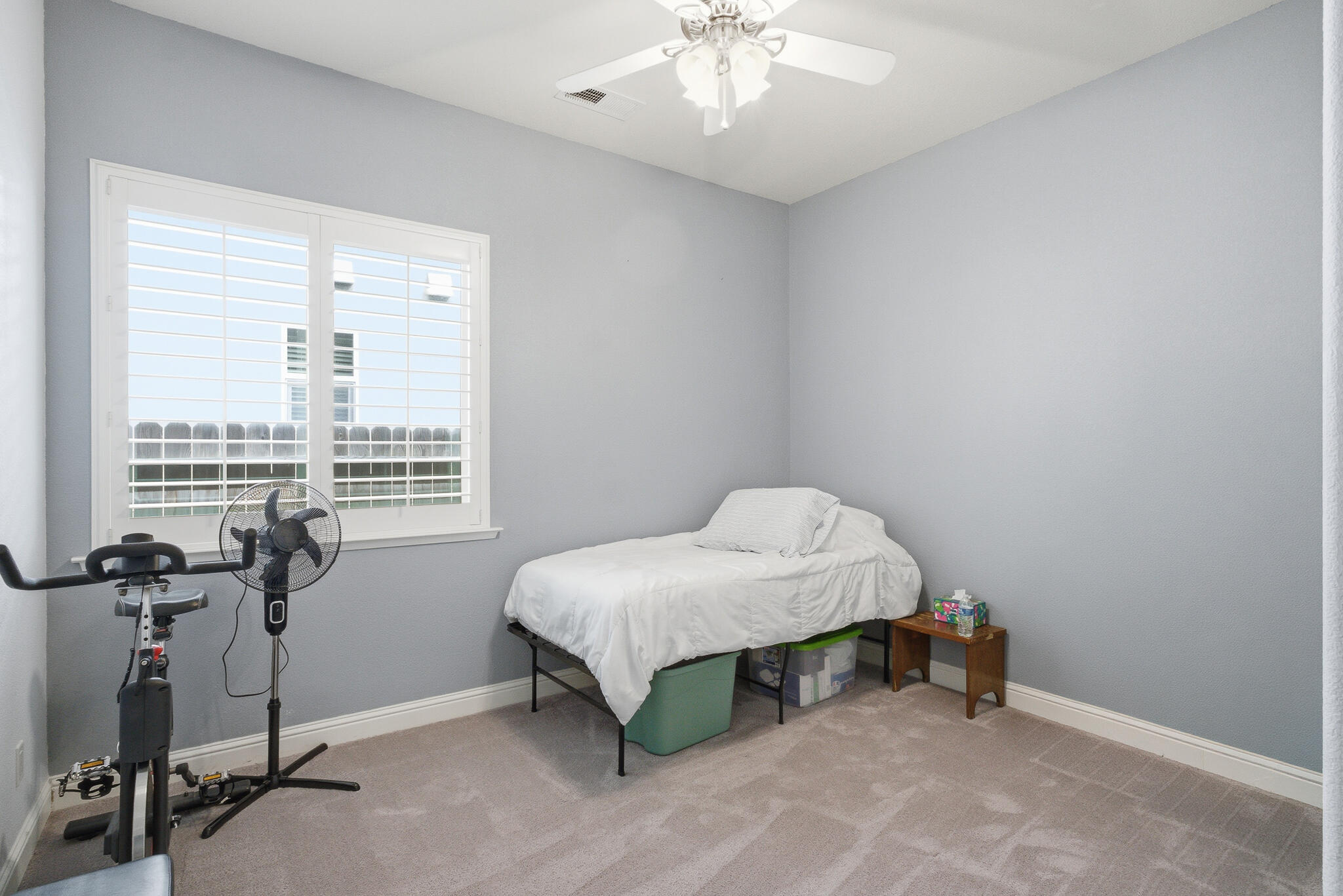 11327 N Via Napoli Dr, Fresno, CA 93730