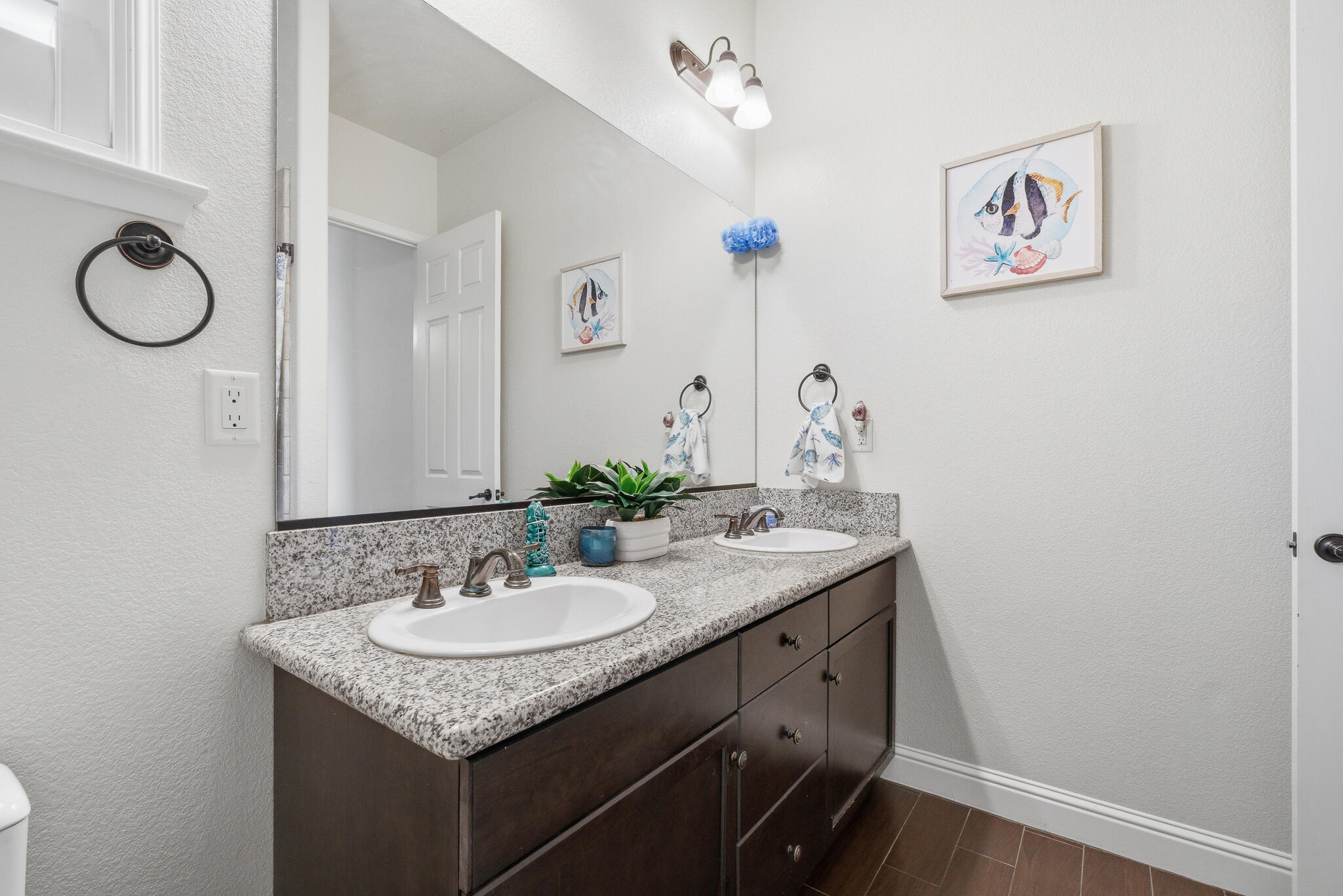 11327 N Via Napoli Dr, Fresno, CA 93730